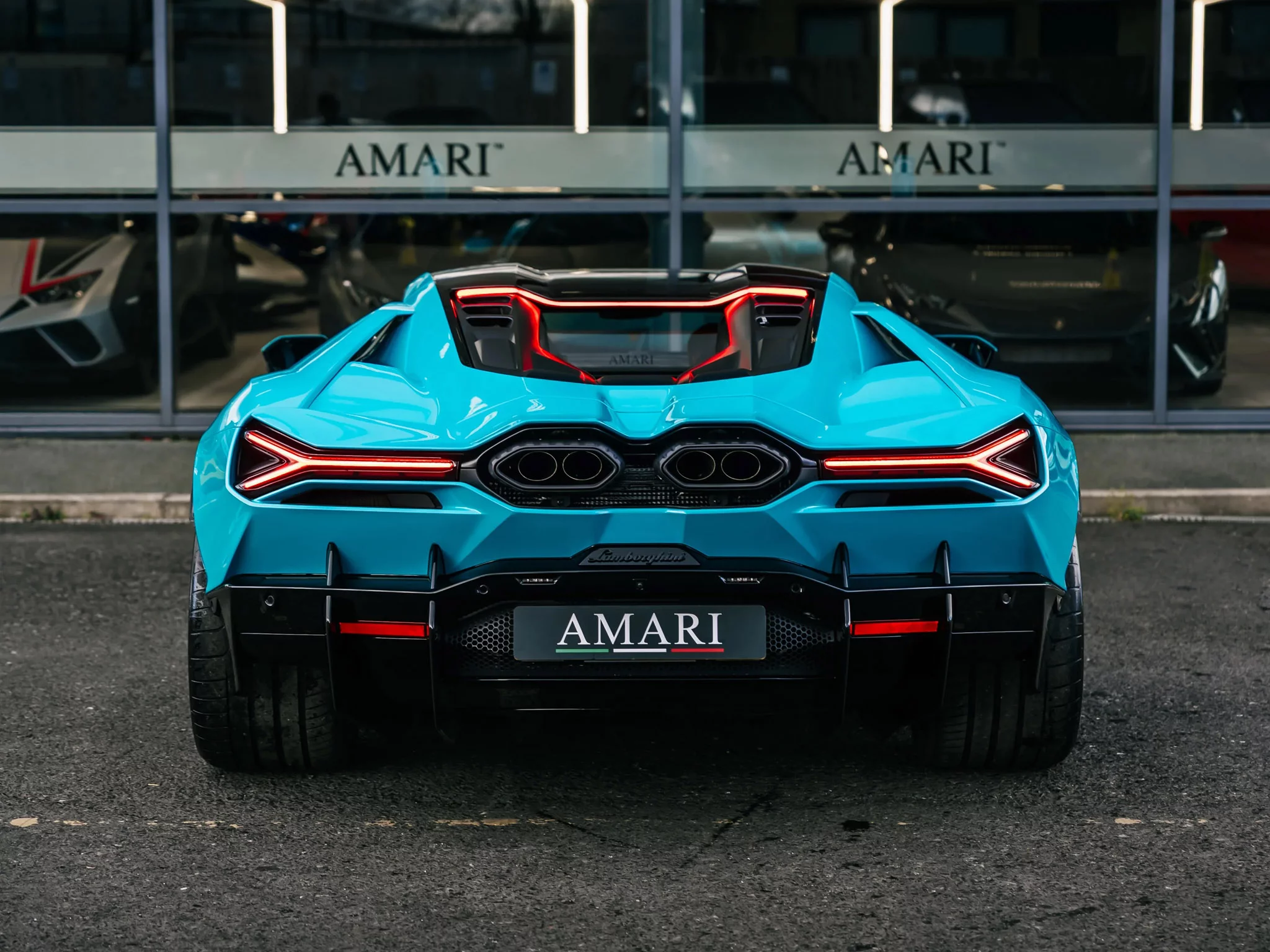Blu Symi Lamborghini Revuelto