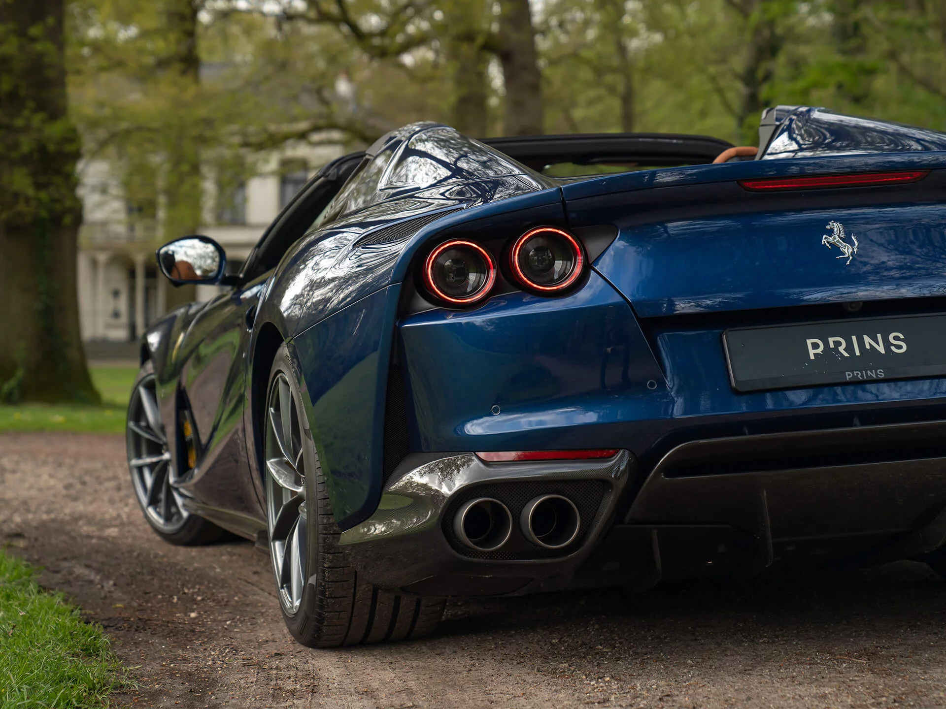 Blu Tour de France 70 Ferrari 812