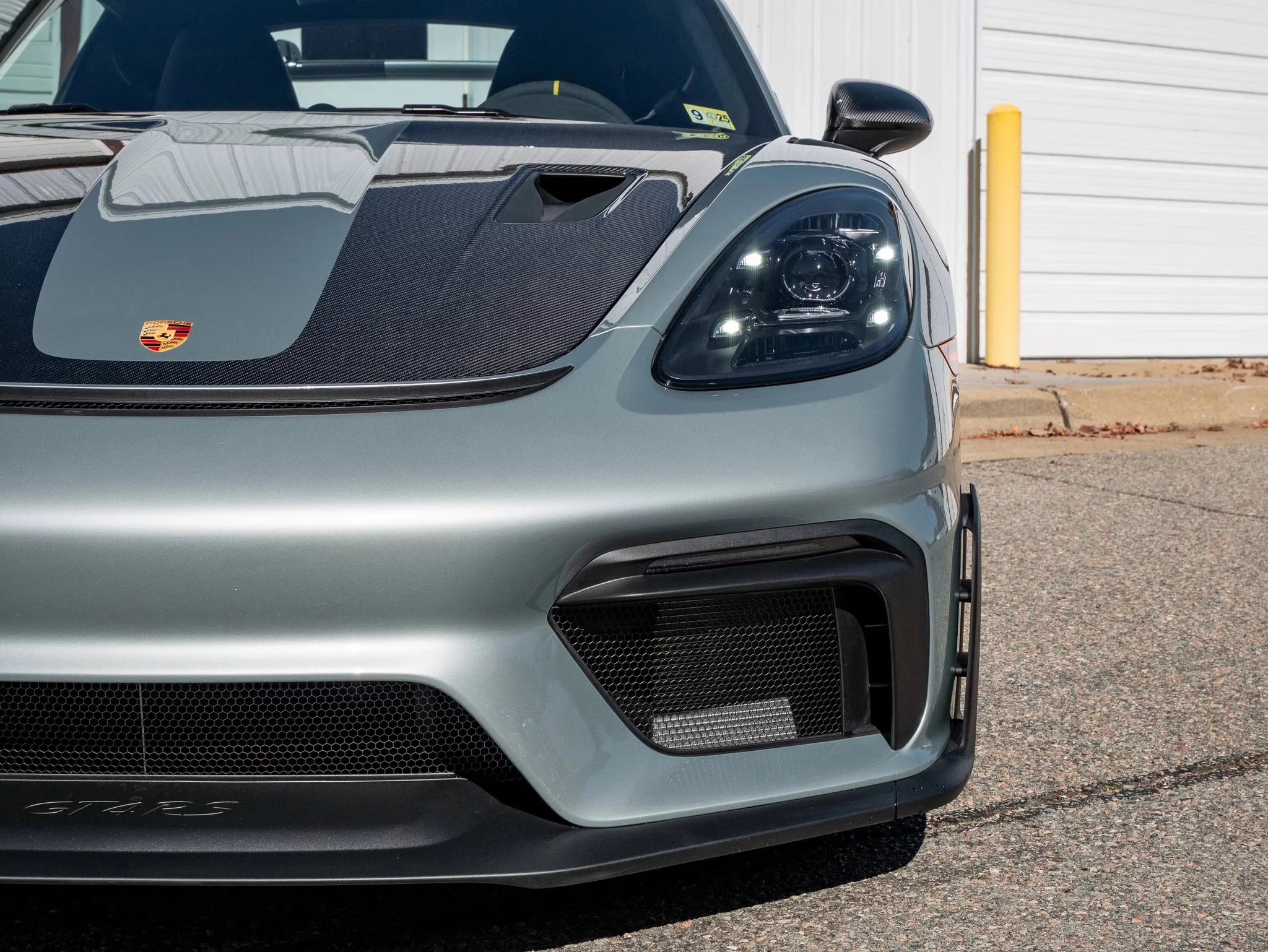 Fish Silver Grey Metallic Porsche 718 Cayman GT4 RS