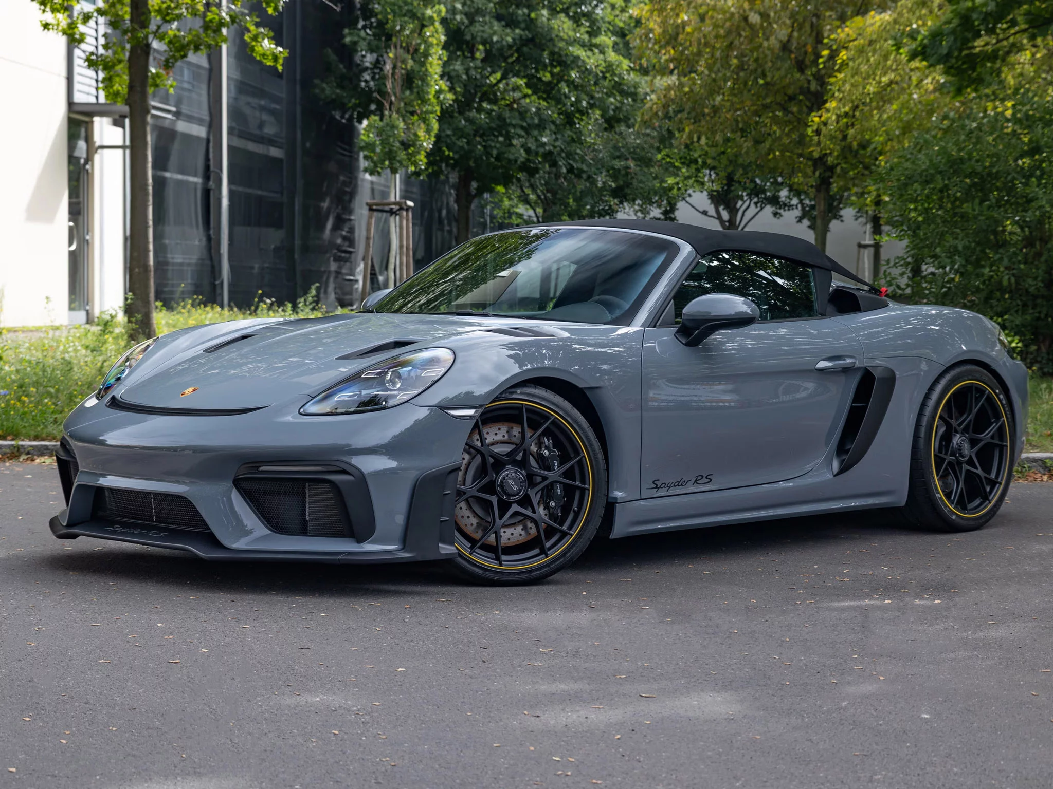 Arctic Grey Porsche 718 Spyder RS