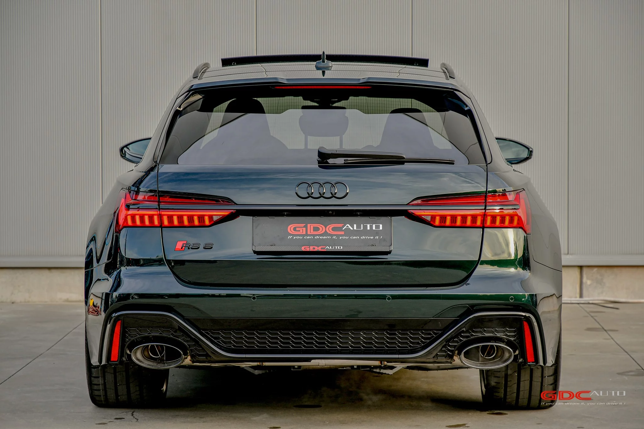 Deep Green Audi RS6 Avant