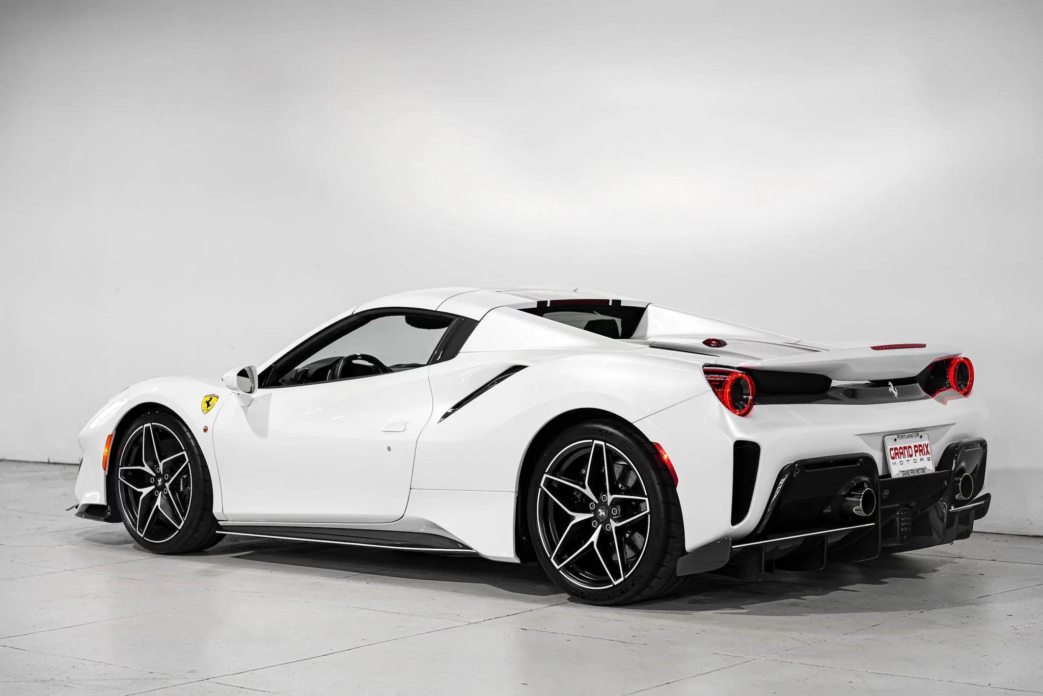 Bianco Sanae Ferrari 488
