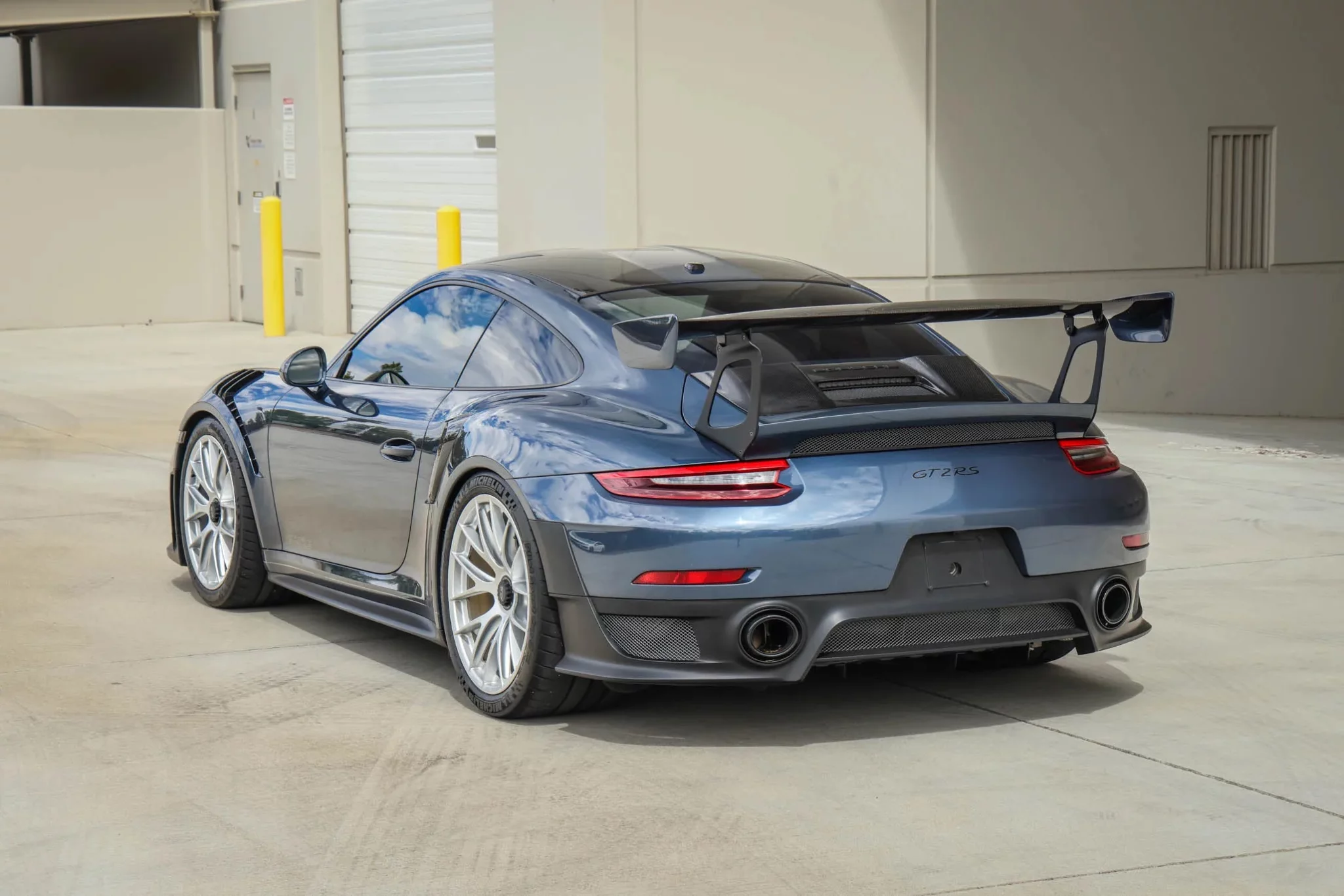Yachting Blue Metallic Porsche 911 GT2 RS