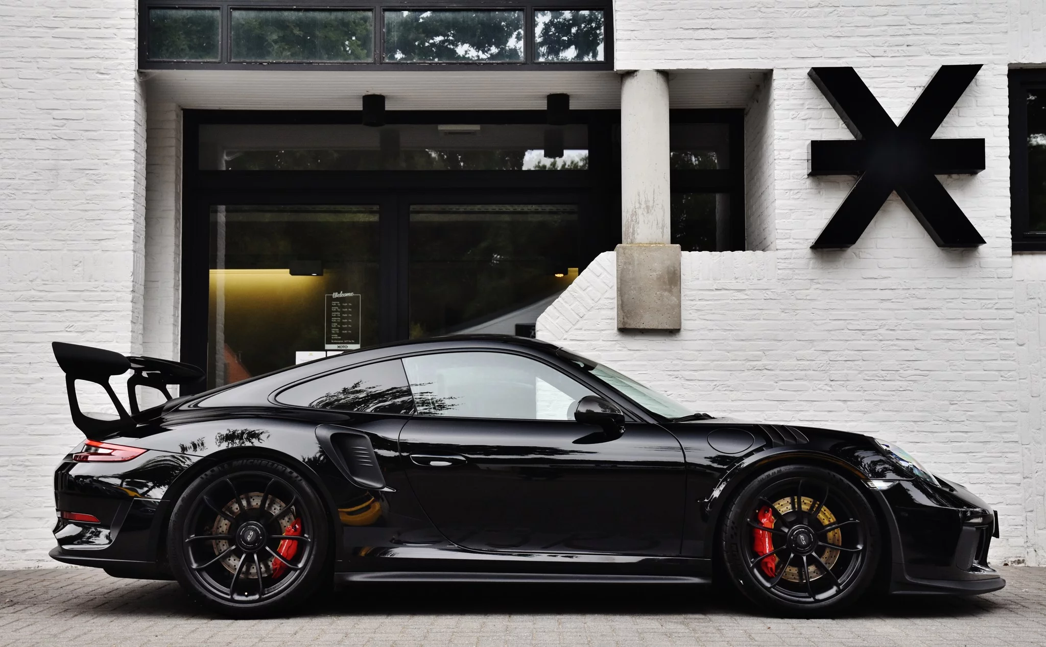 Black Porsche 911 GT3 RS