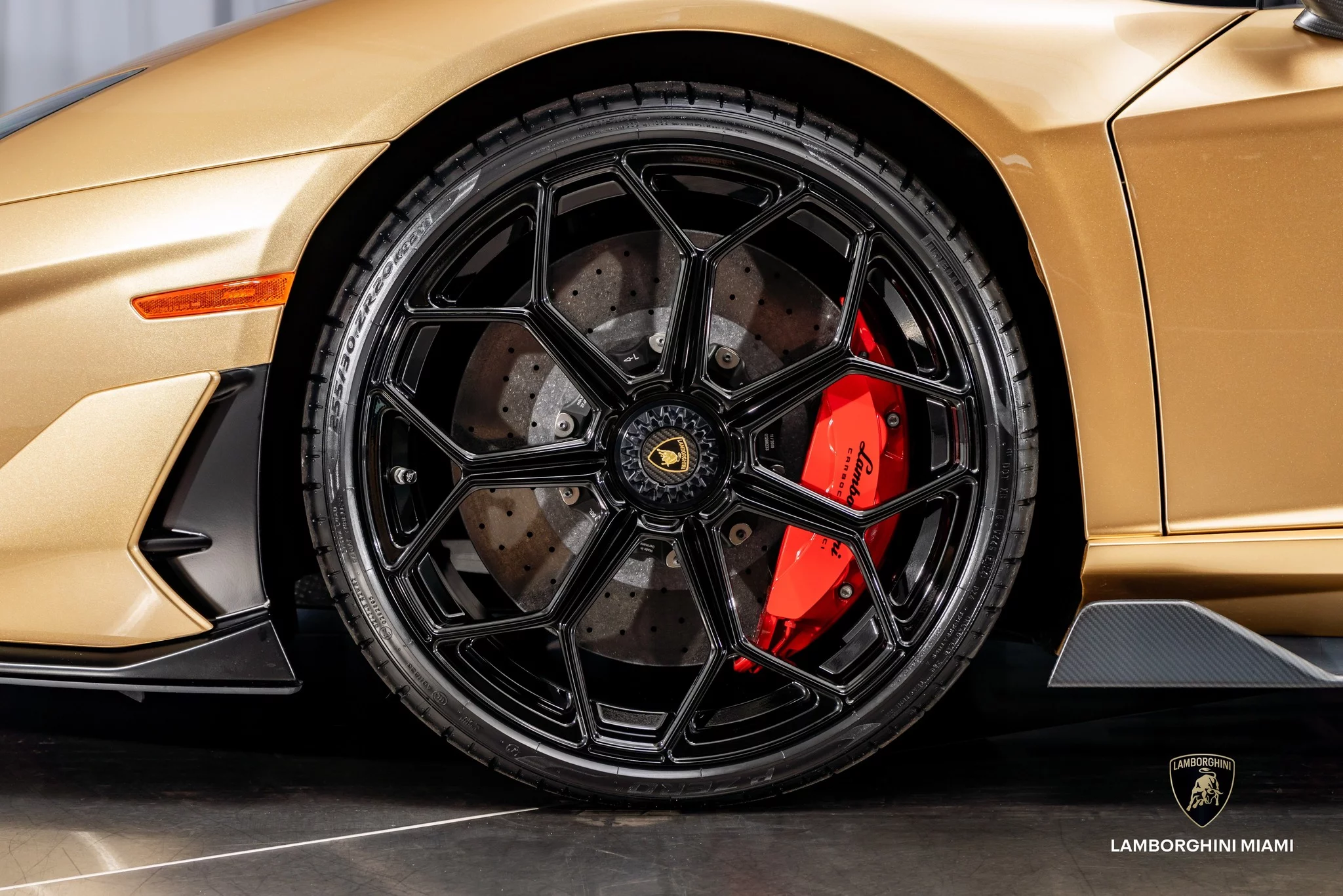 Oro Mafdet Lamborghini Aventador