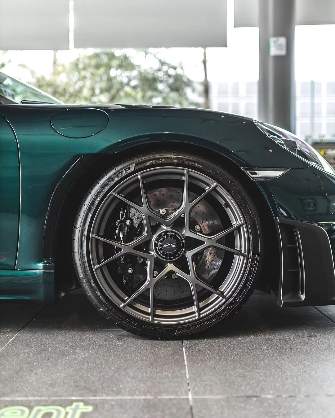 Jet Green Metallic Porsche 718 Spyder RS