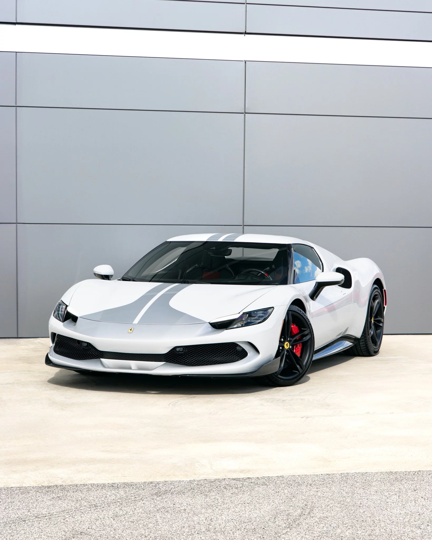 Bianco Cervino Ferrari 296