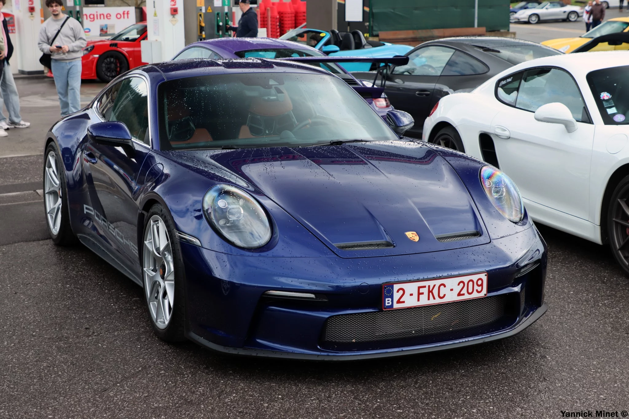 Gentian Blue Metallic Porsche 911 S/T