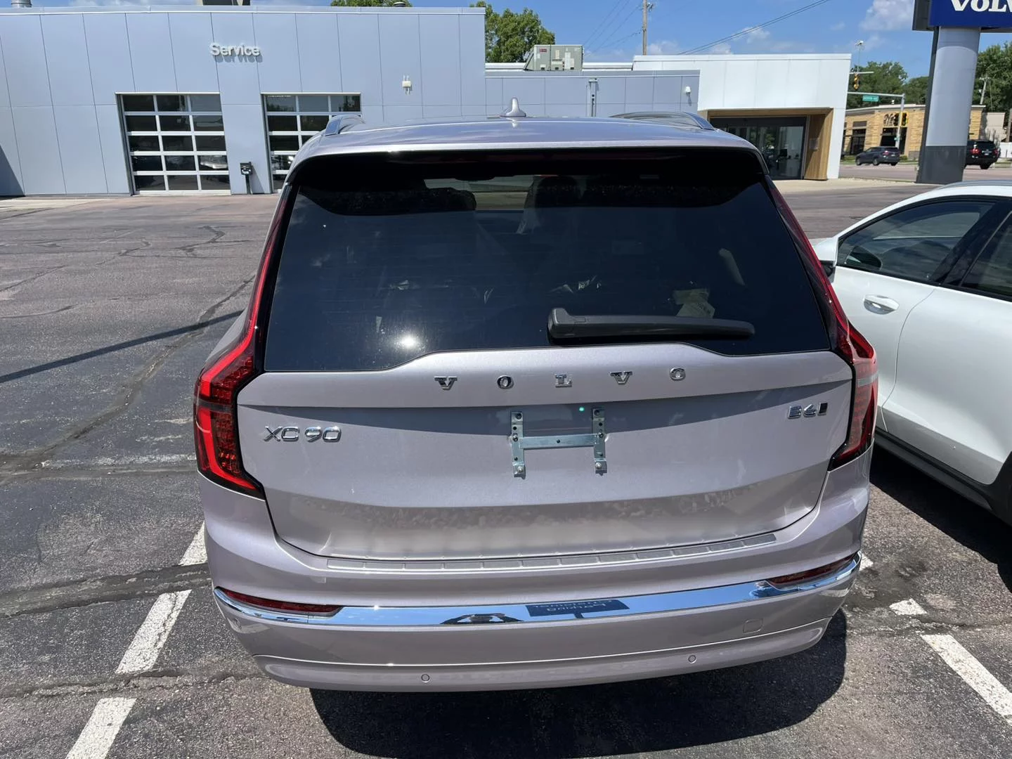 Aurora Silver Volvo XC90