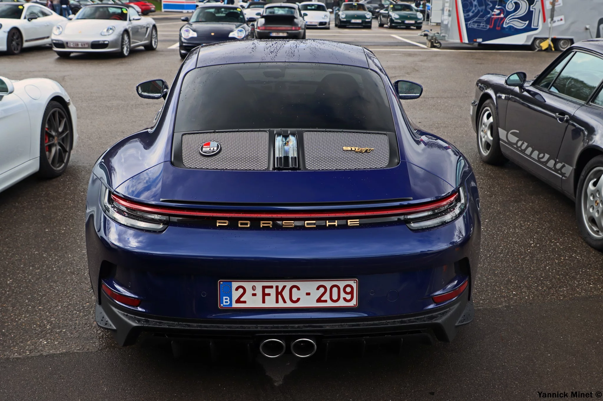 Gentian Blue Metallic Porsche 911 S/T