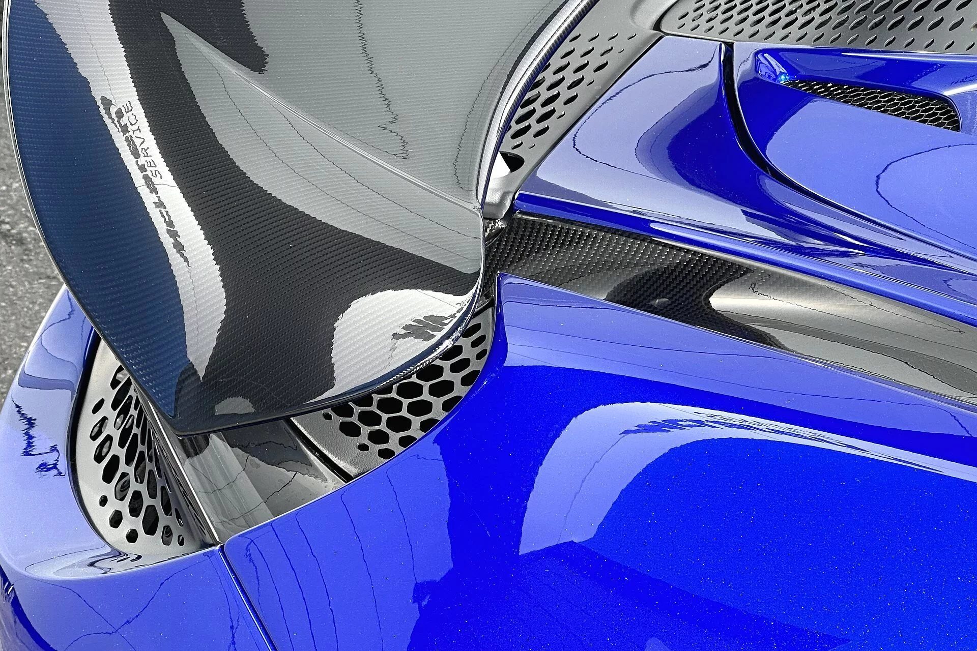 Ludus Blue McLaren 765LT
