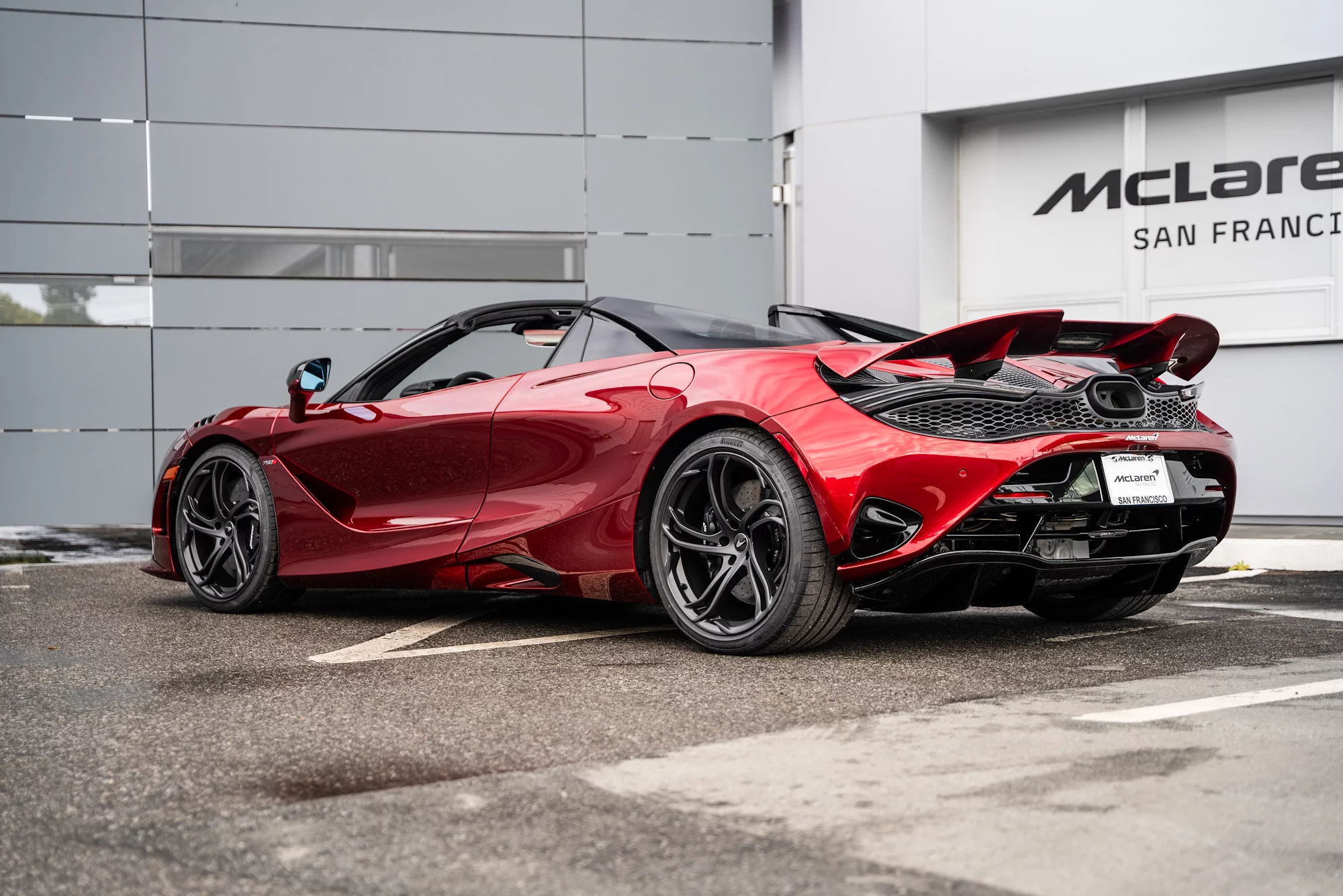 Volcano Red McLaren 750S