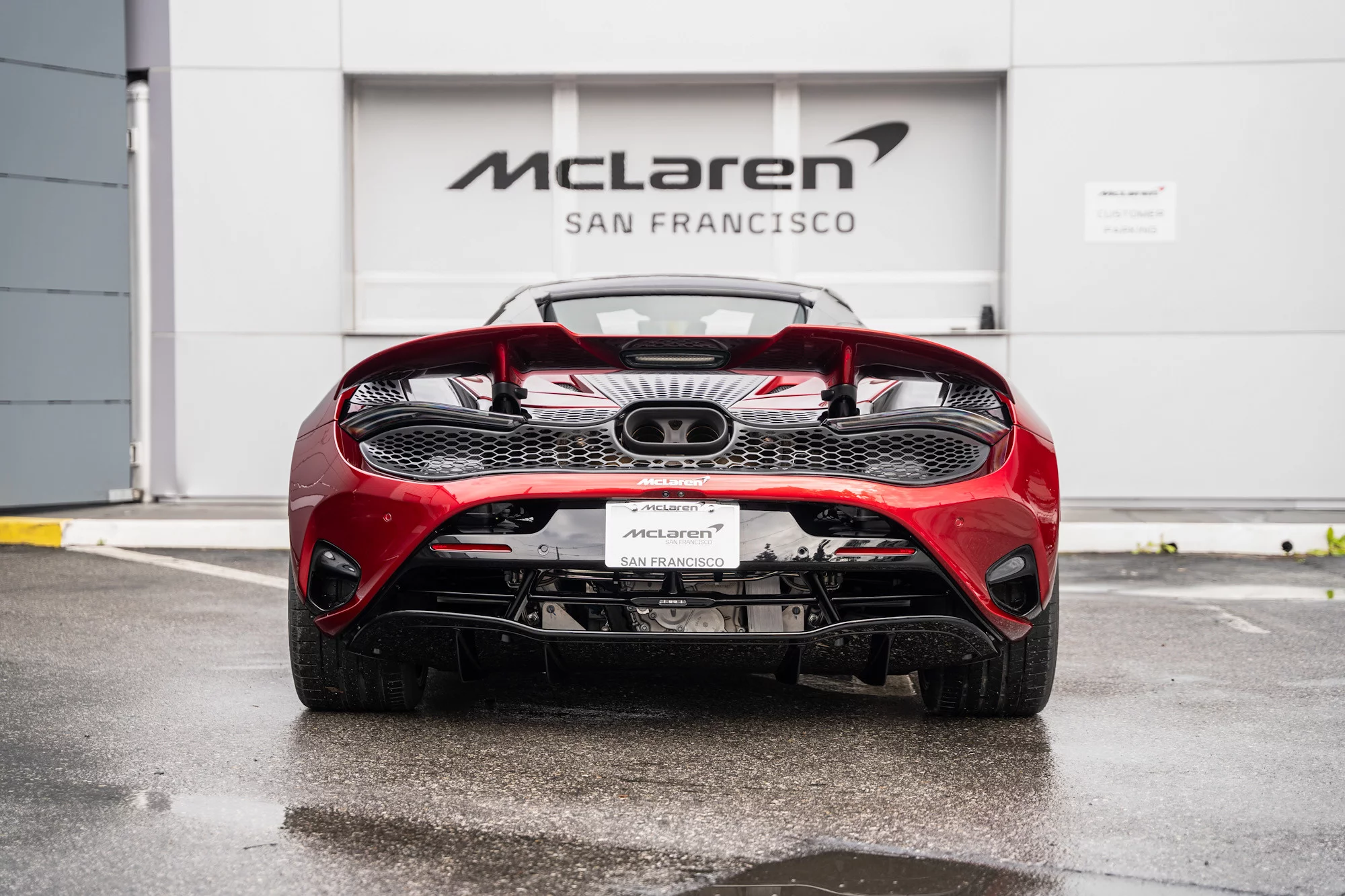 Volcano Red McLaren 750S