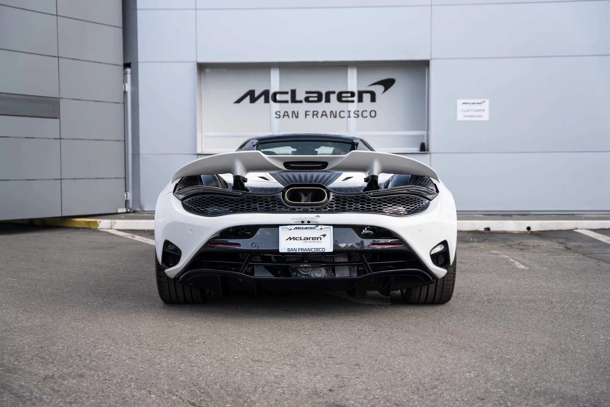 Silica White McLaren 750S