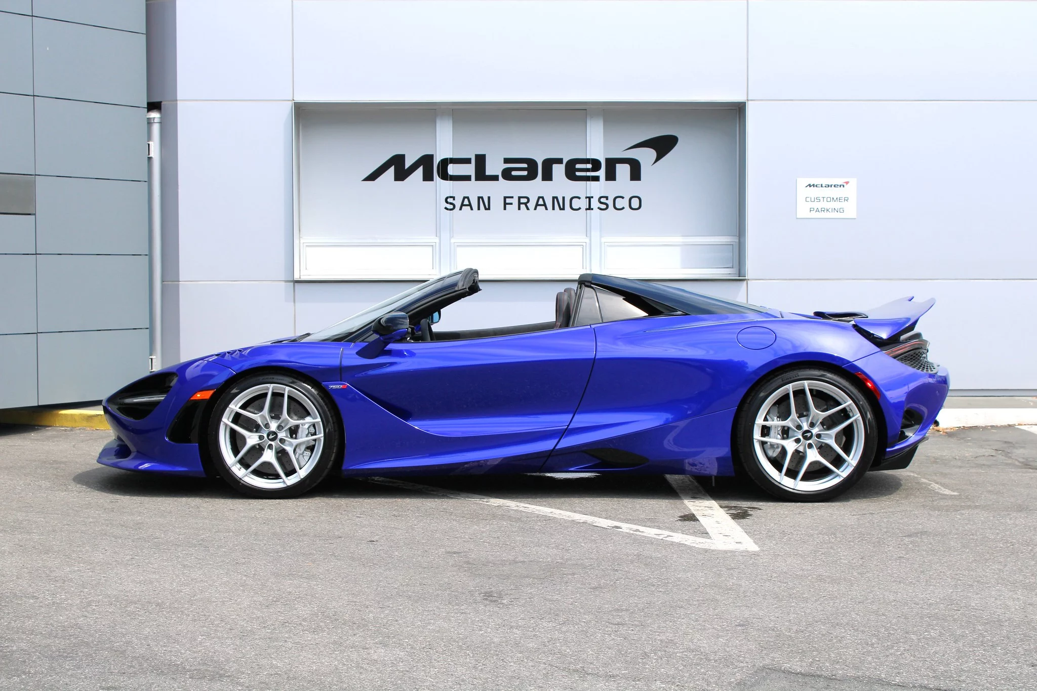 Tanzanite Blue McLaren 750S