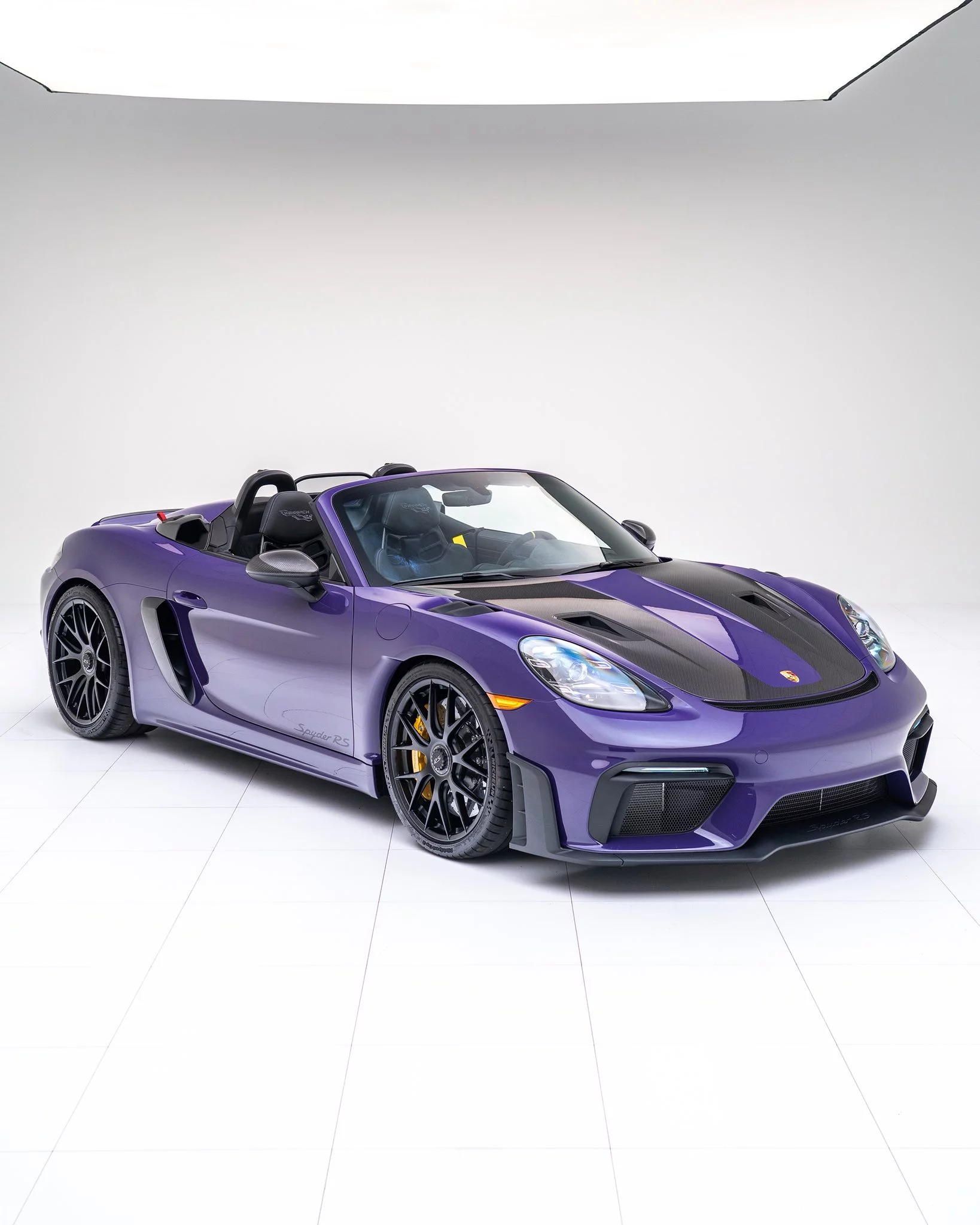 Ultraviolet Porsche 718 Spyder RS
