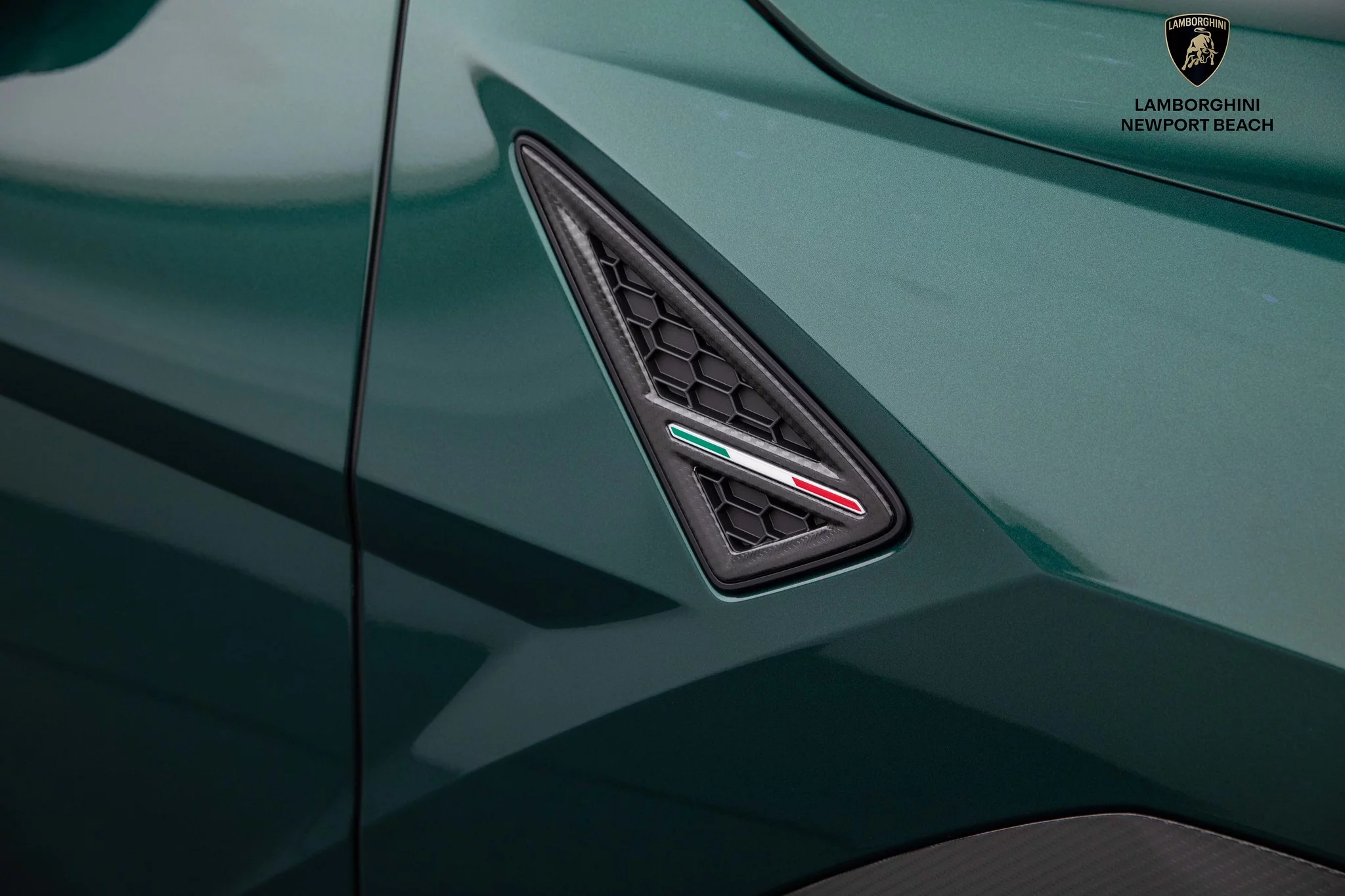 Verde Hydra Lamborghini Urus