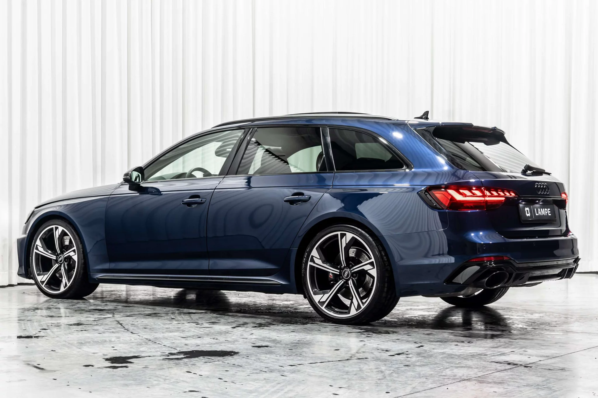 Mugello Blue Audi RS4 Avant
