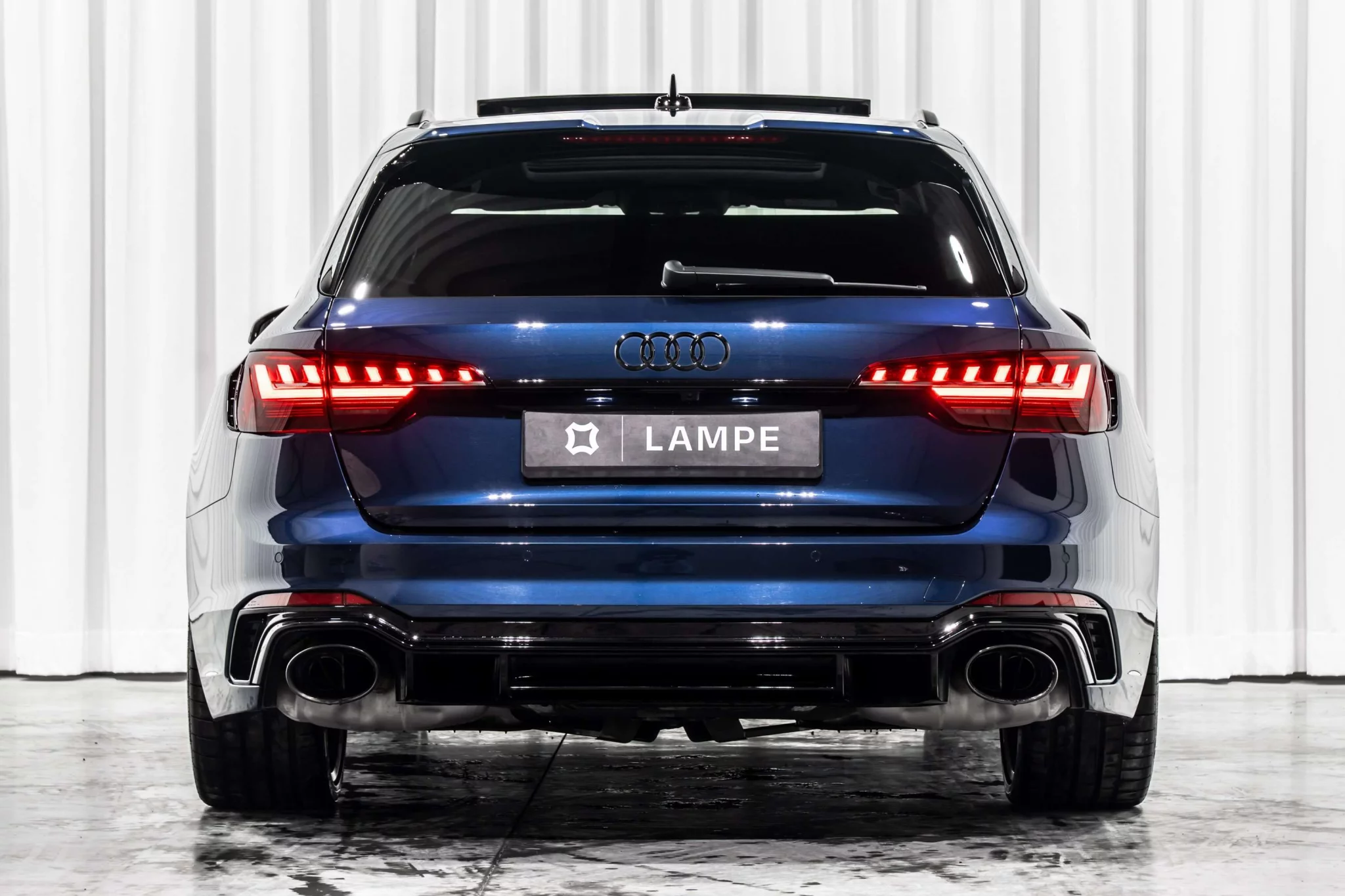 Mugello Blue Audi RS4 Avant