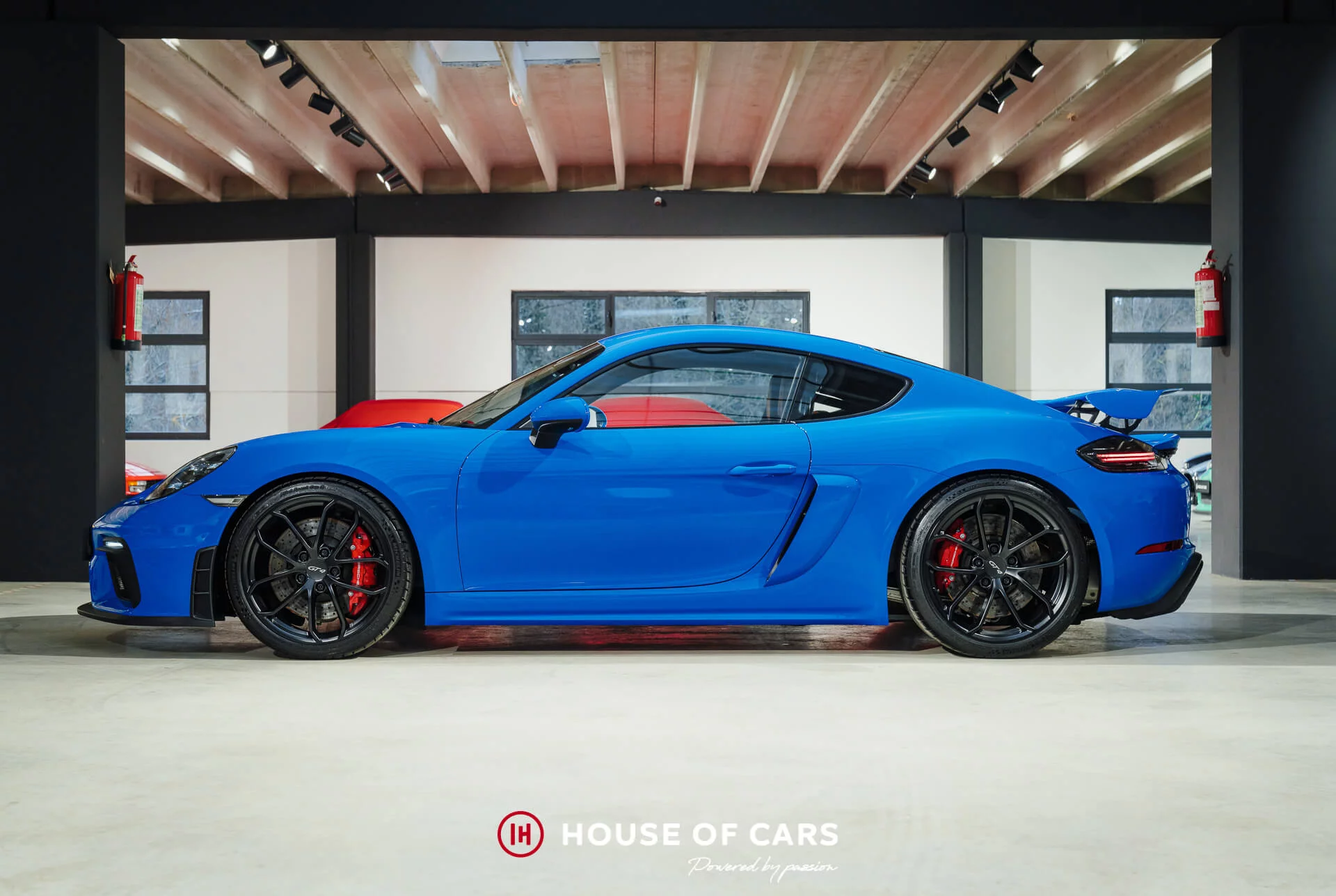 Arrow Blue Porsche 718 Cayman GT4