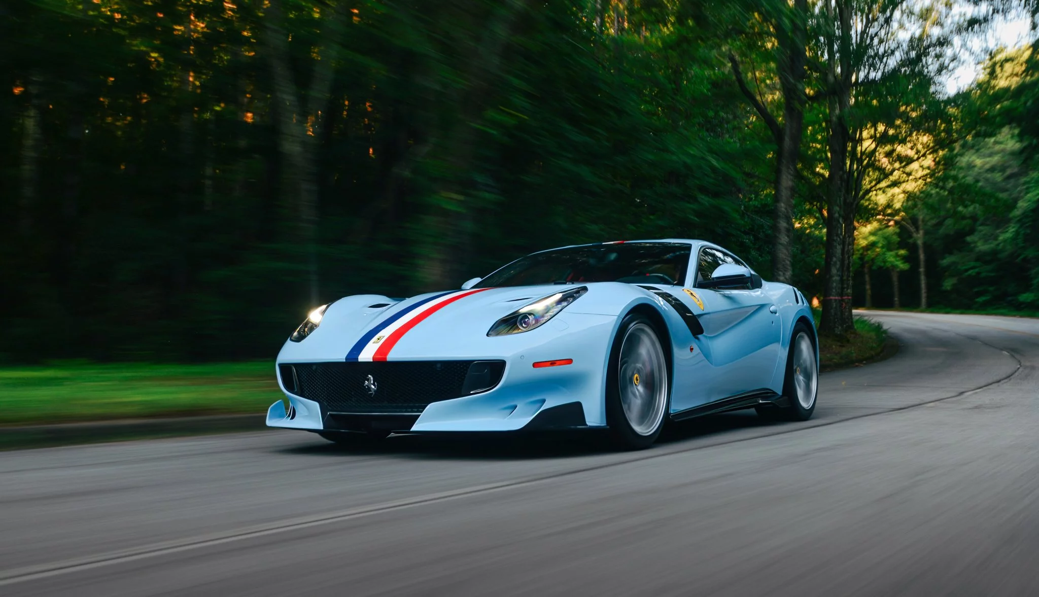 Azzurro La Plata Ferrari F12