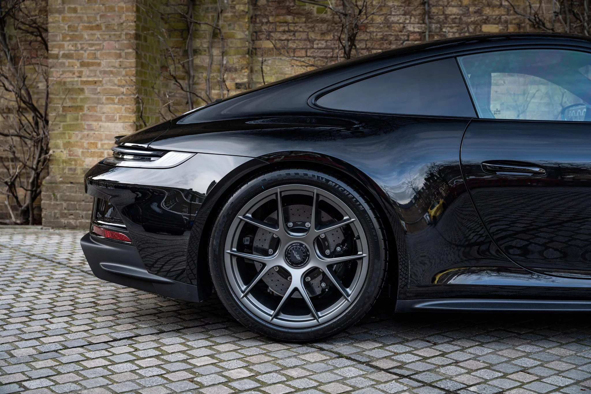 Black Porsche 911 S/T