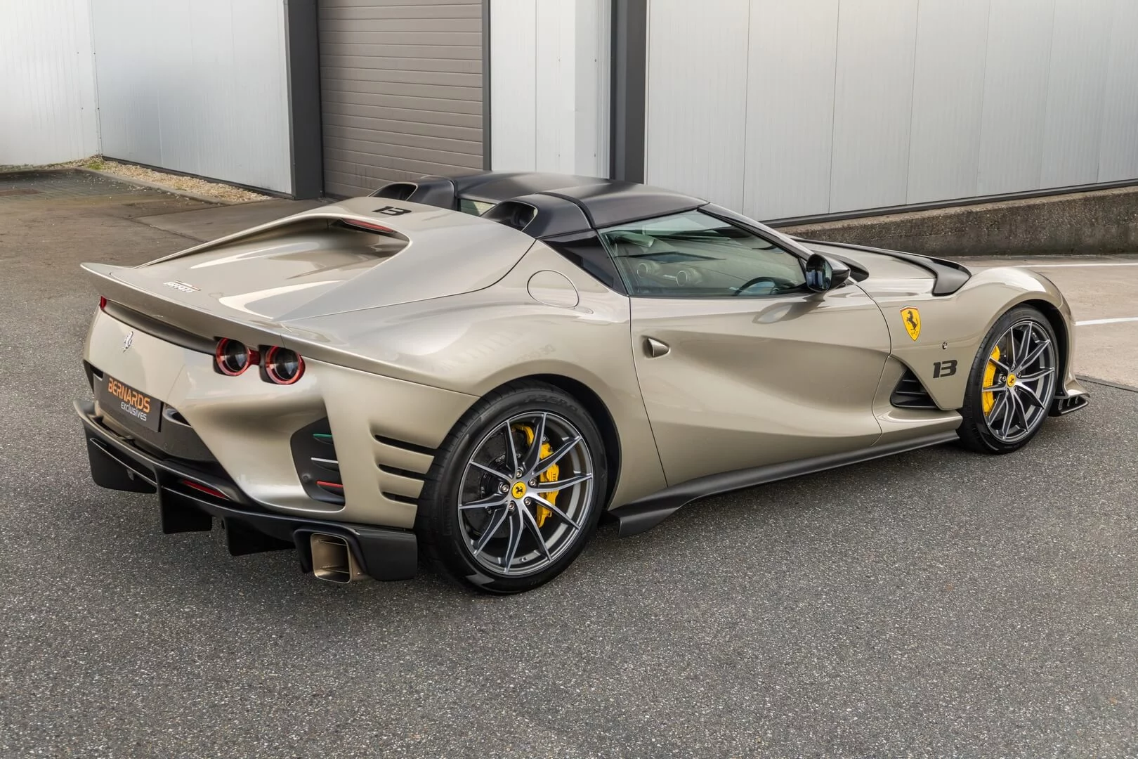 Nuovo Grigio Ingrid Ferrari 812