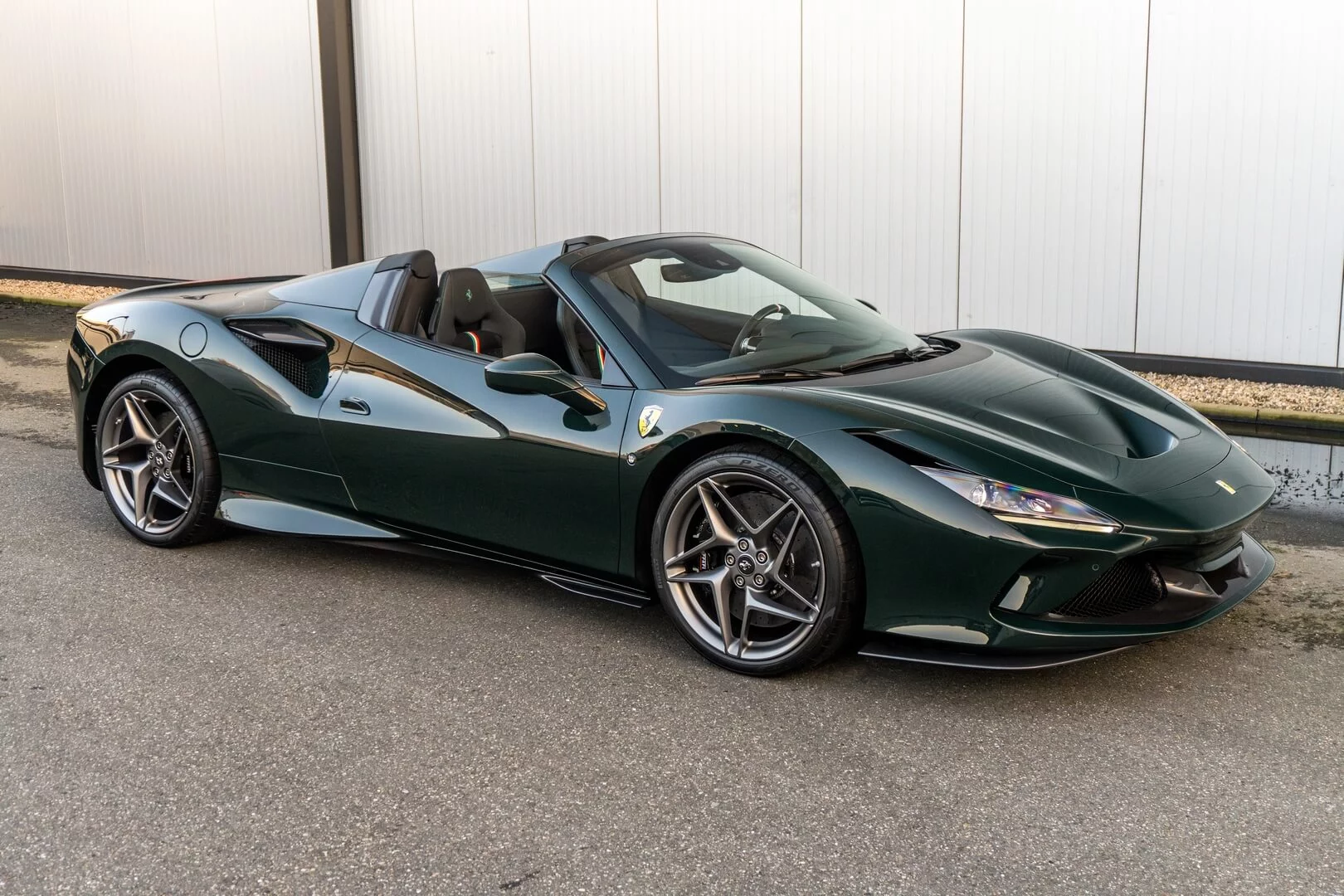 Verde British Racing Ferrari F8