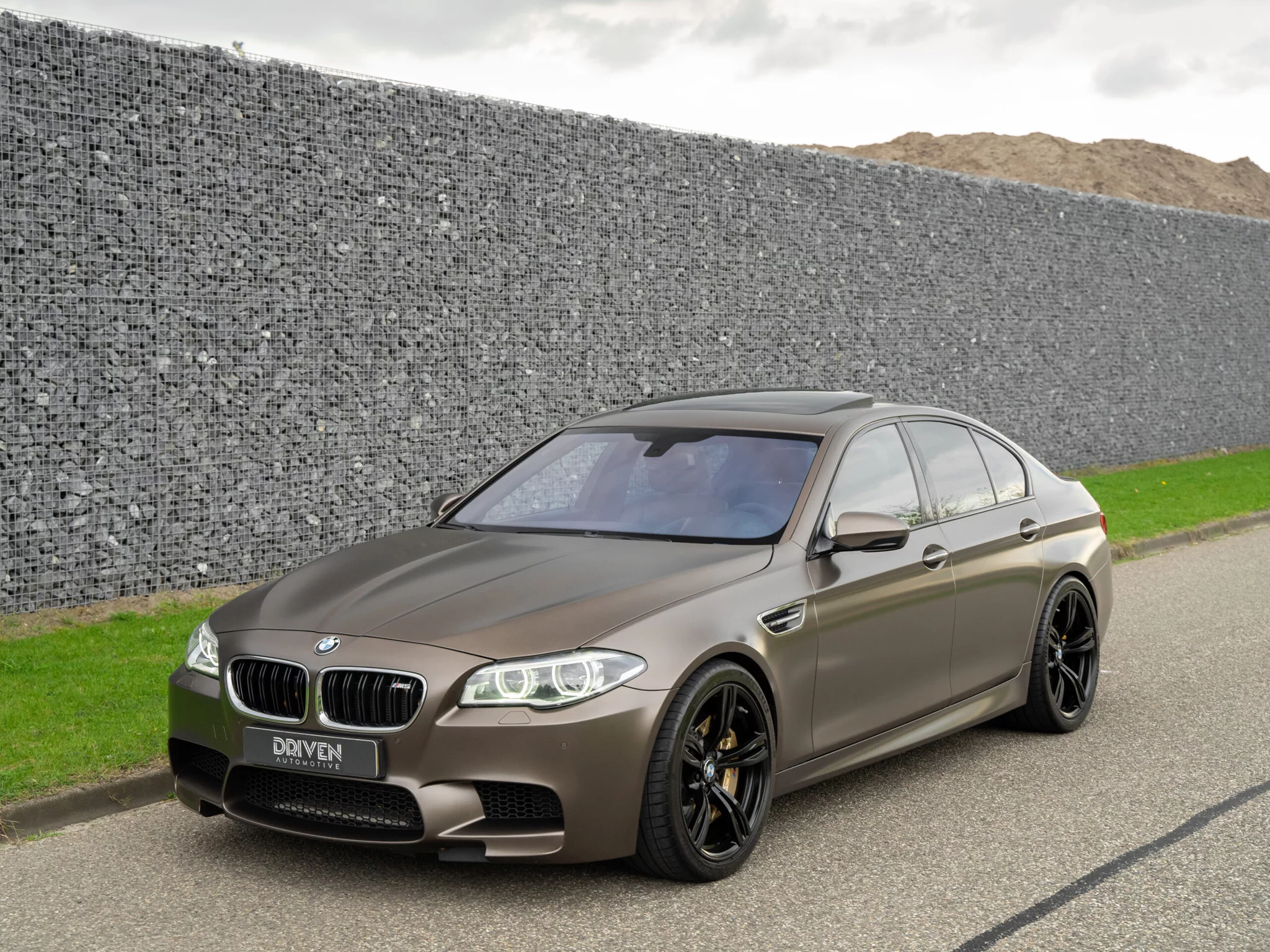Frozen Bronze BMW M5