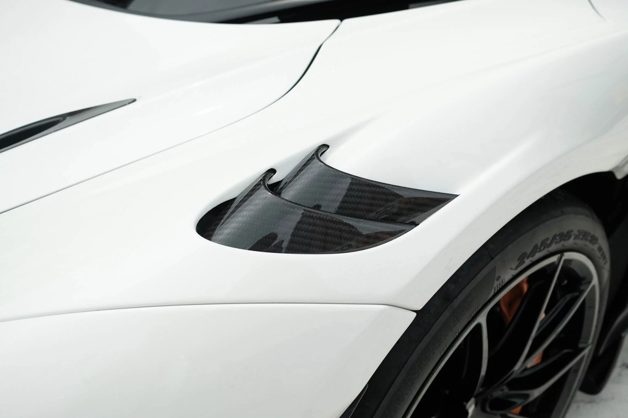Silica White McLaren 765LT