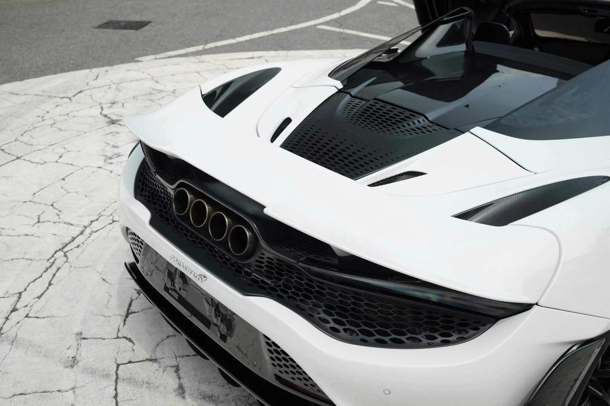 Silica White McLaren 765LT