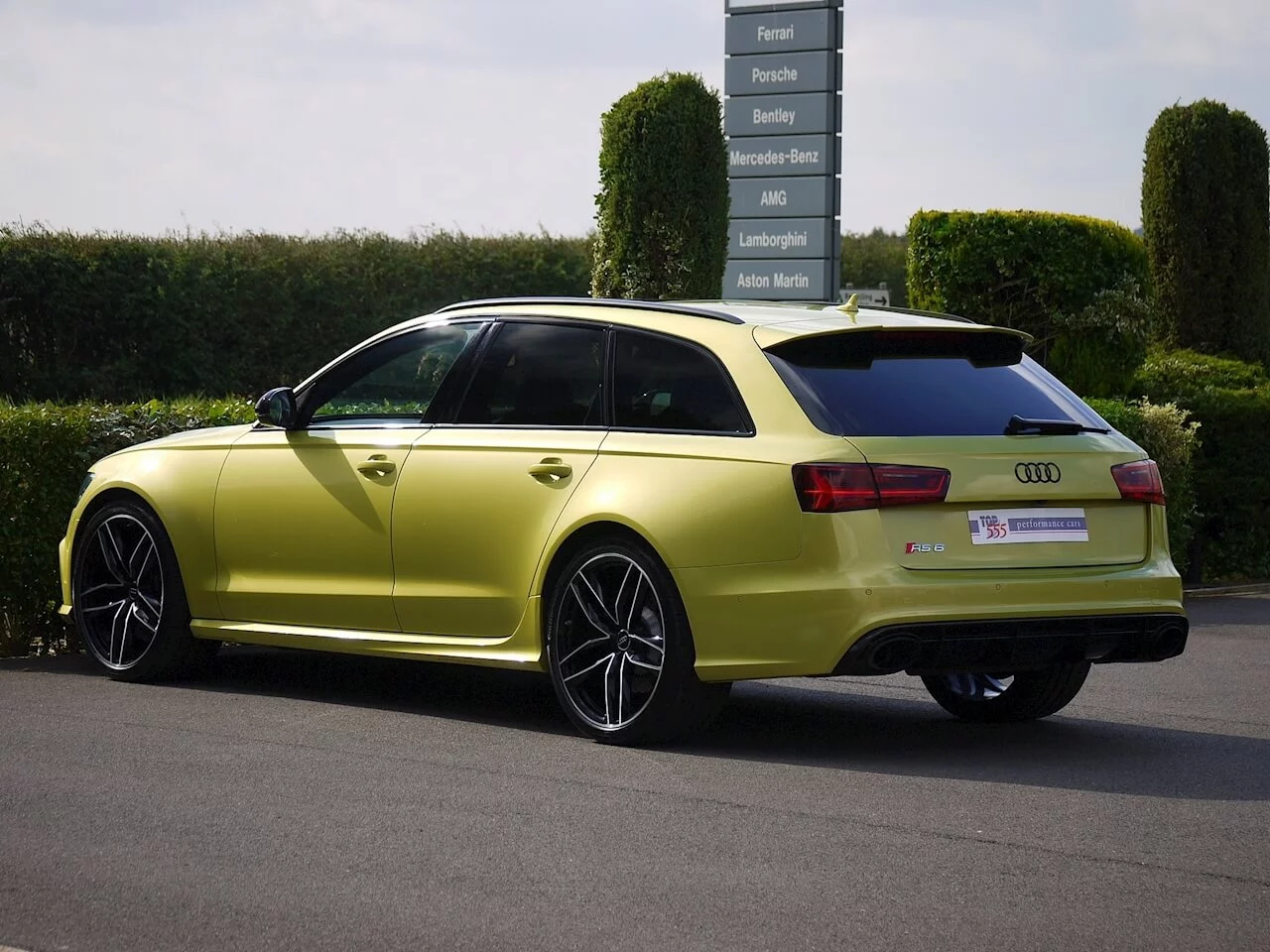 Peridot Metallic Audi RS6 Avant