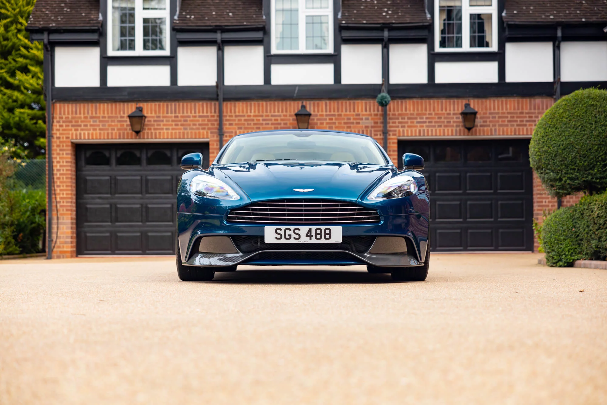 Ocellus Teal Aston Martin Vanquish