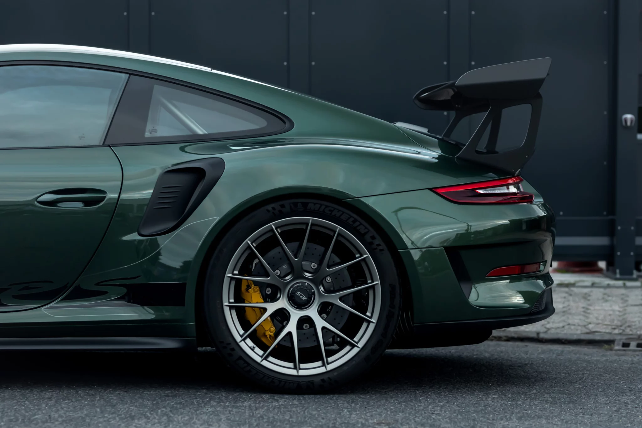 Oak Green Metallic Porsche 911 GT3 RS