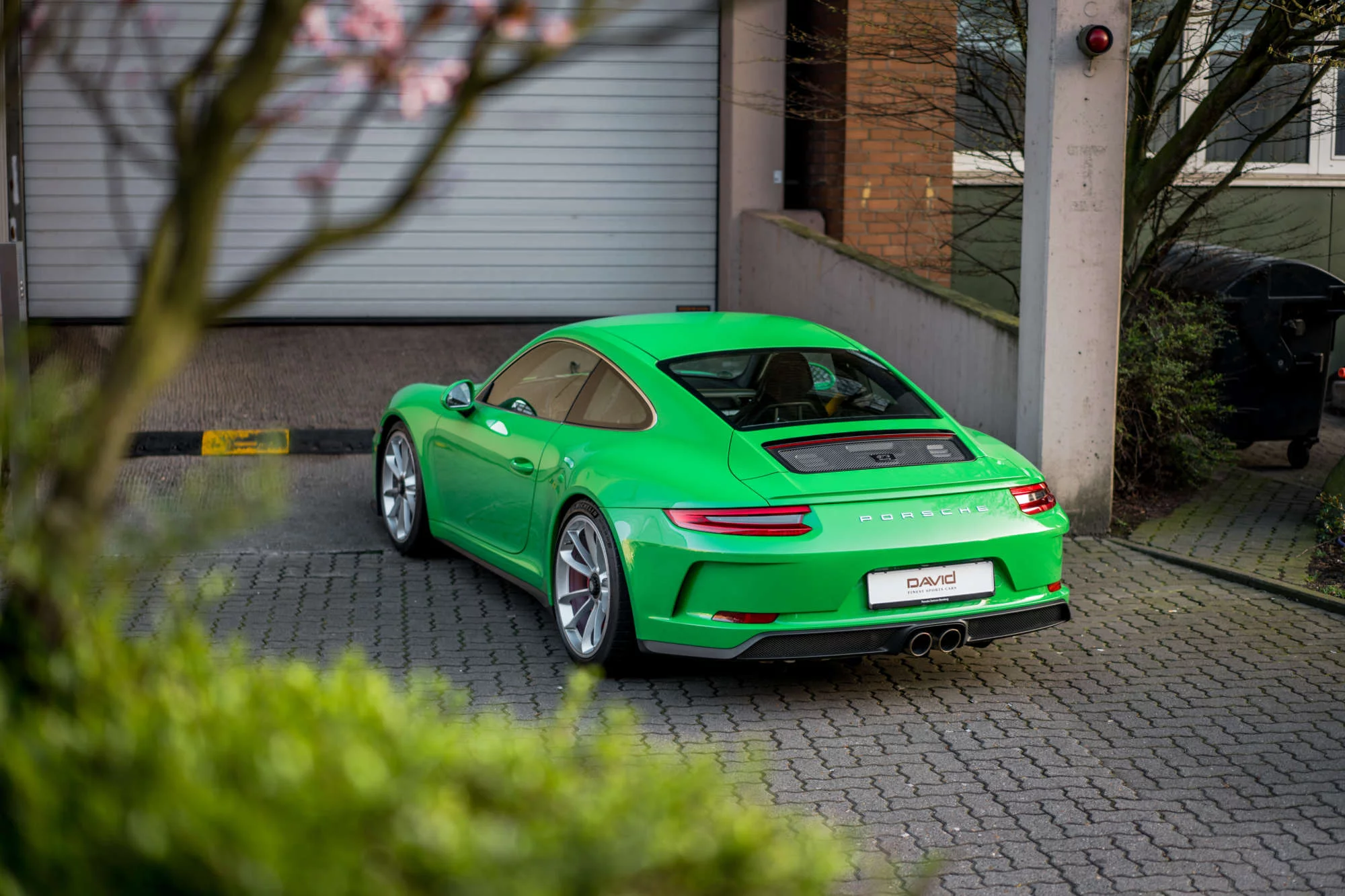 Pure Green Porsche 911 GT3