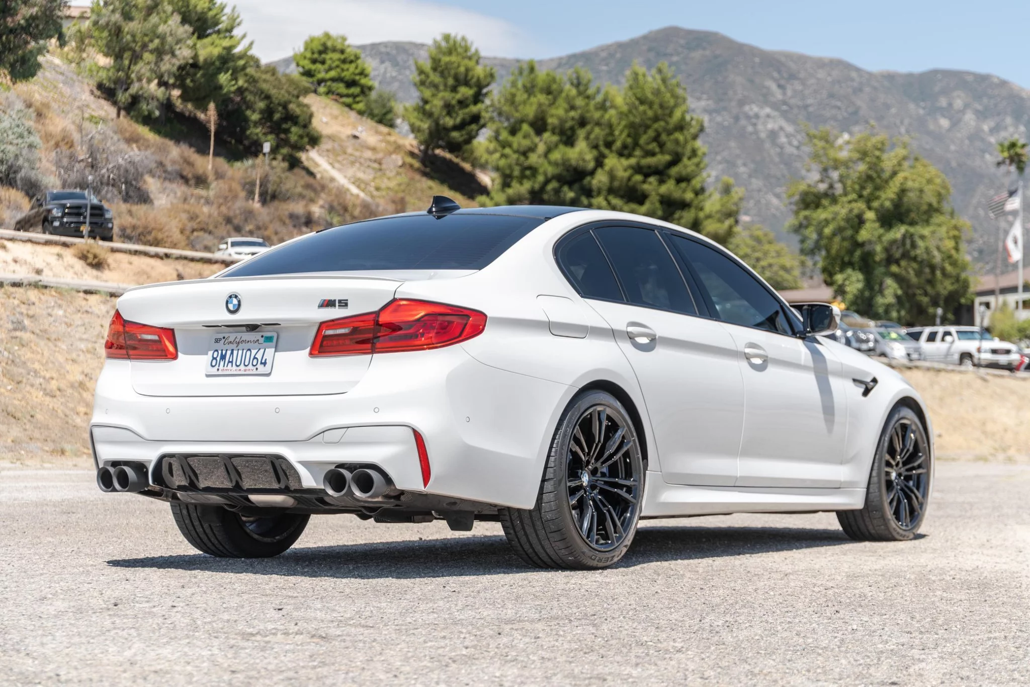 Alpine White III BMW M5