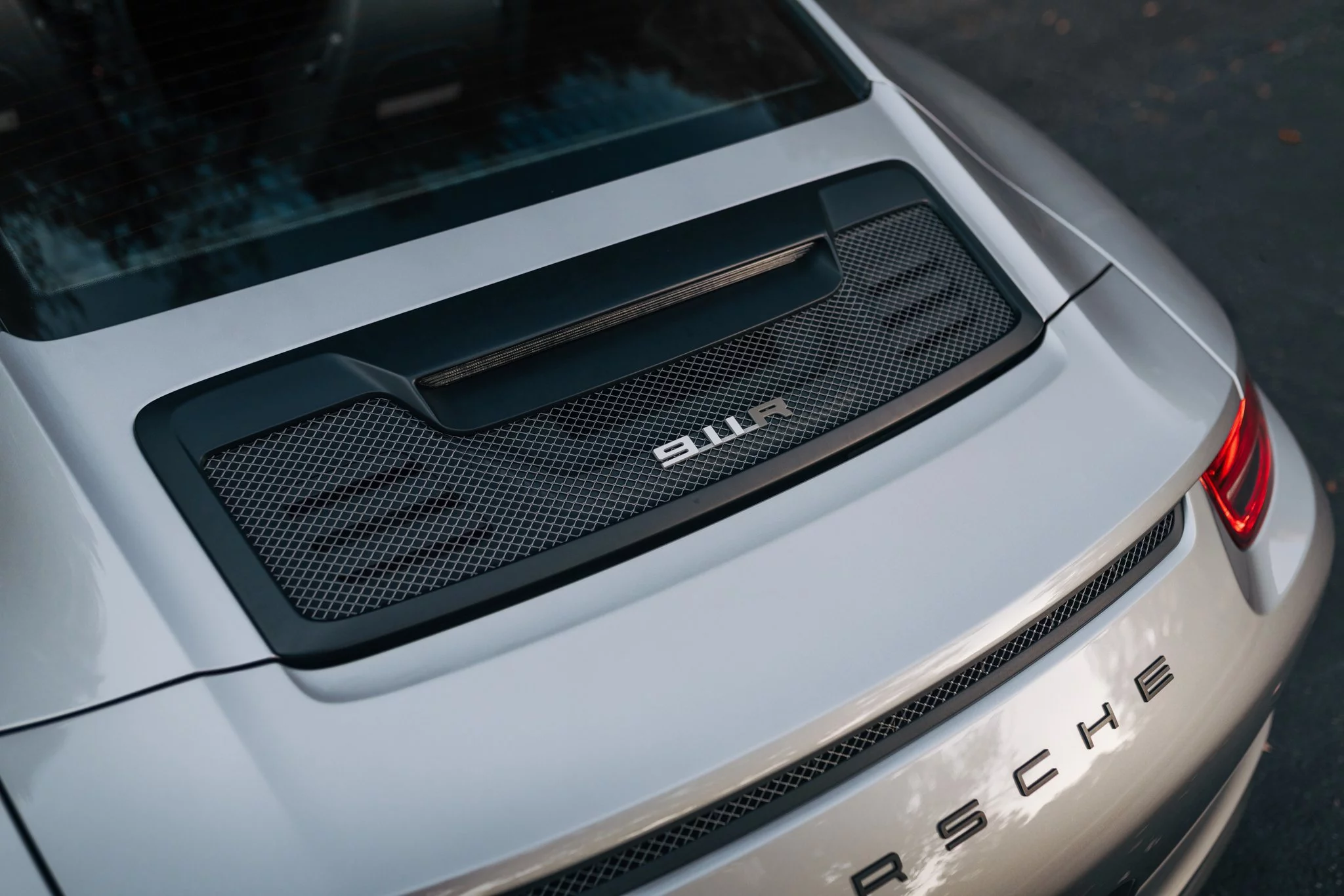 GT Silver Metallic Porsche 911 R