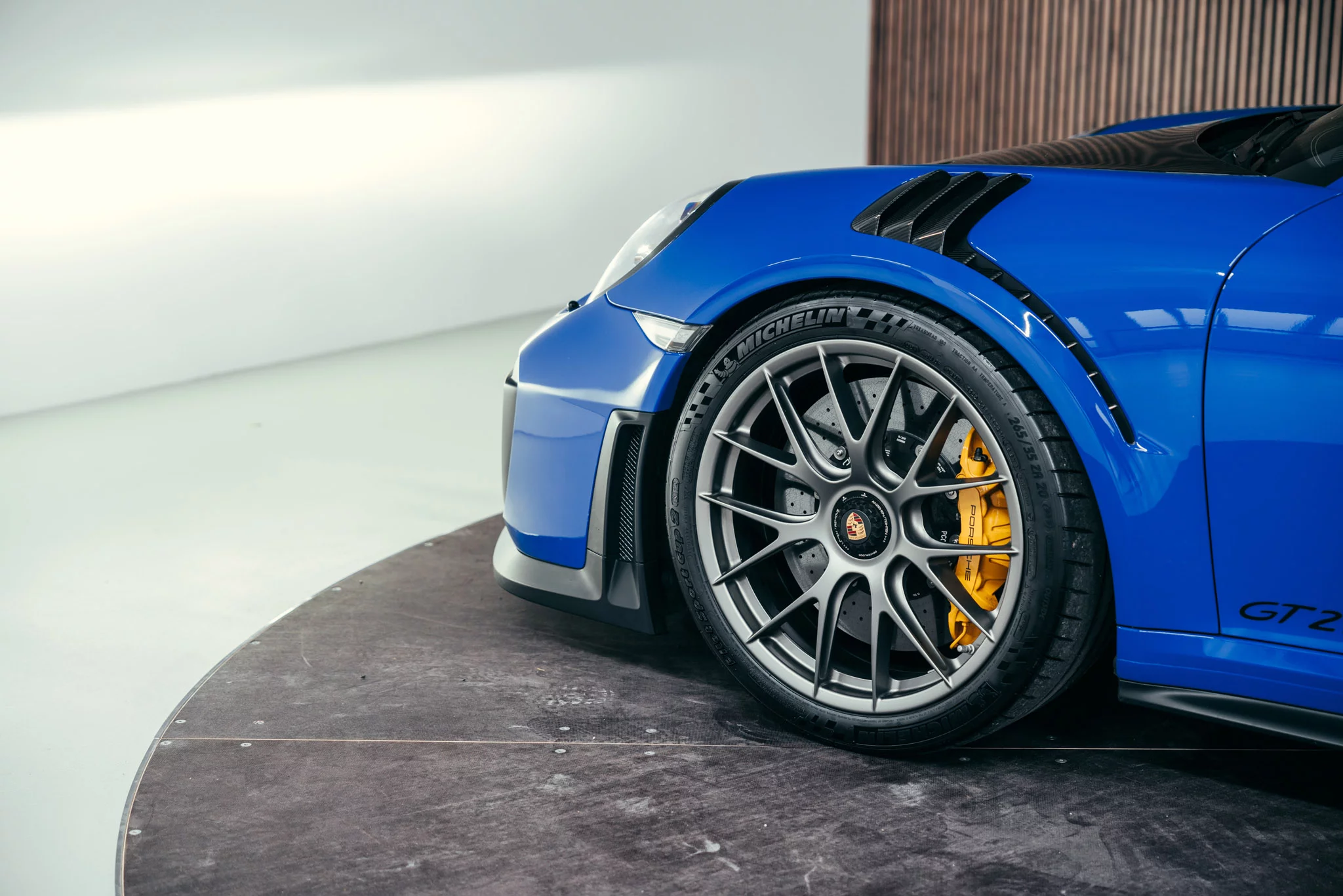 Club Blue Porsche 911 GT2 RS