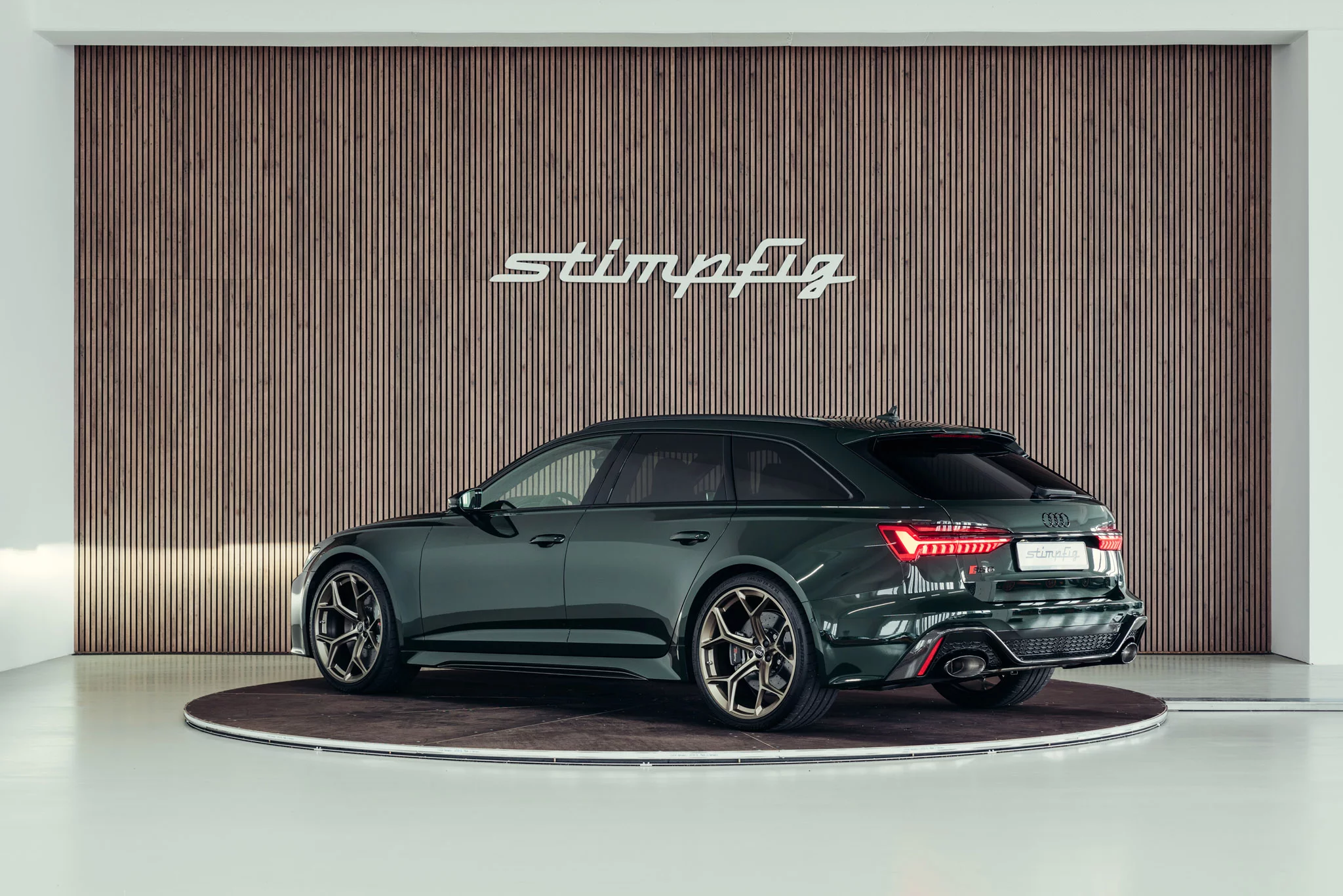 British Racing Green Audi RS6 Avant