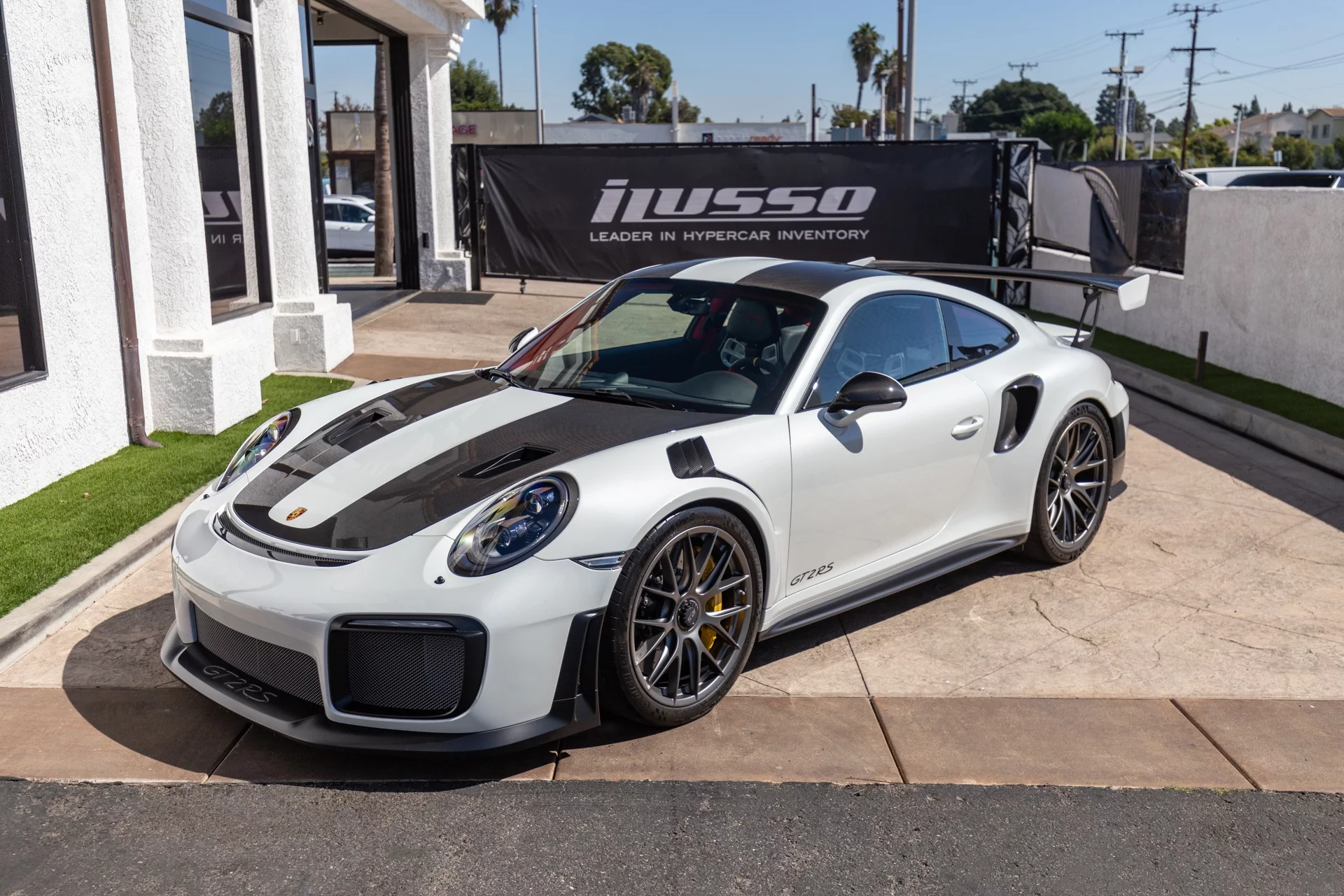 Oryx White Porsche 911 GT2 RS