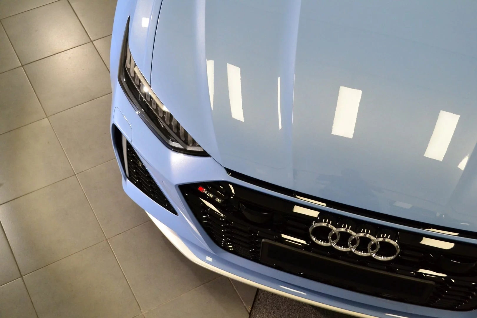 Frosted Glass Blue Audi RS6 Avant