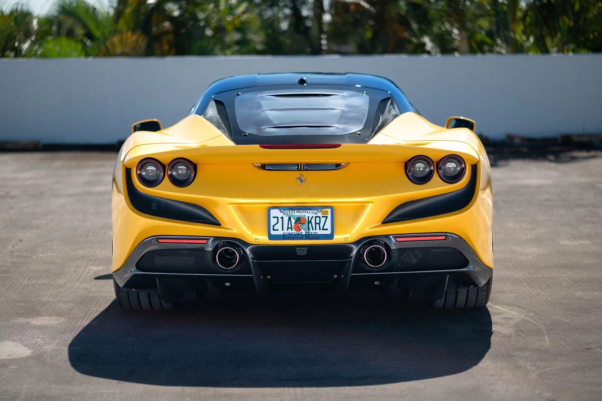 Giallo Triplo Strato Ferrari F8