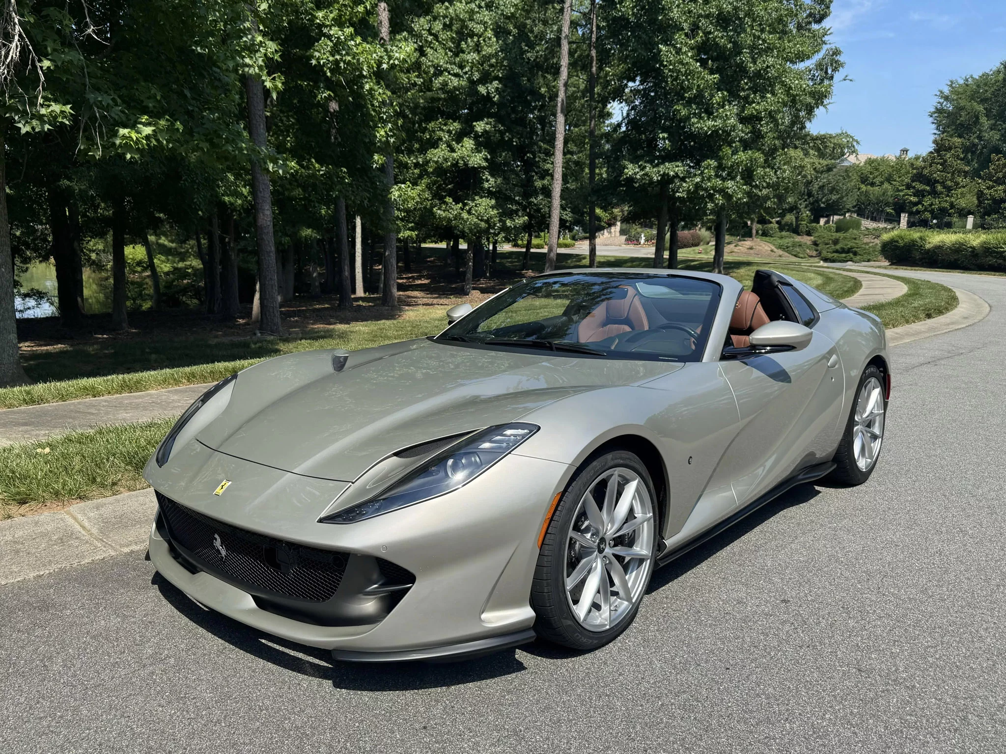 Nuovo Grigio Ingrid Ferrari 812