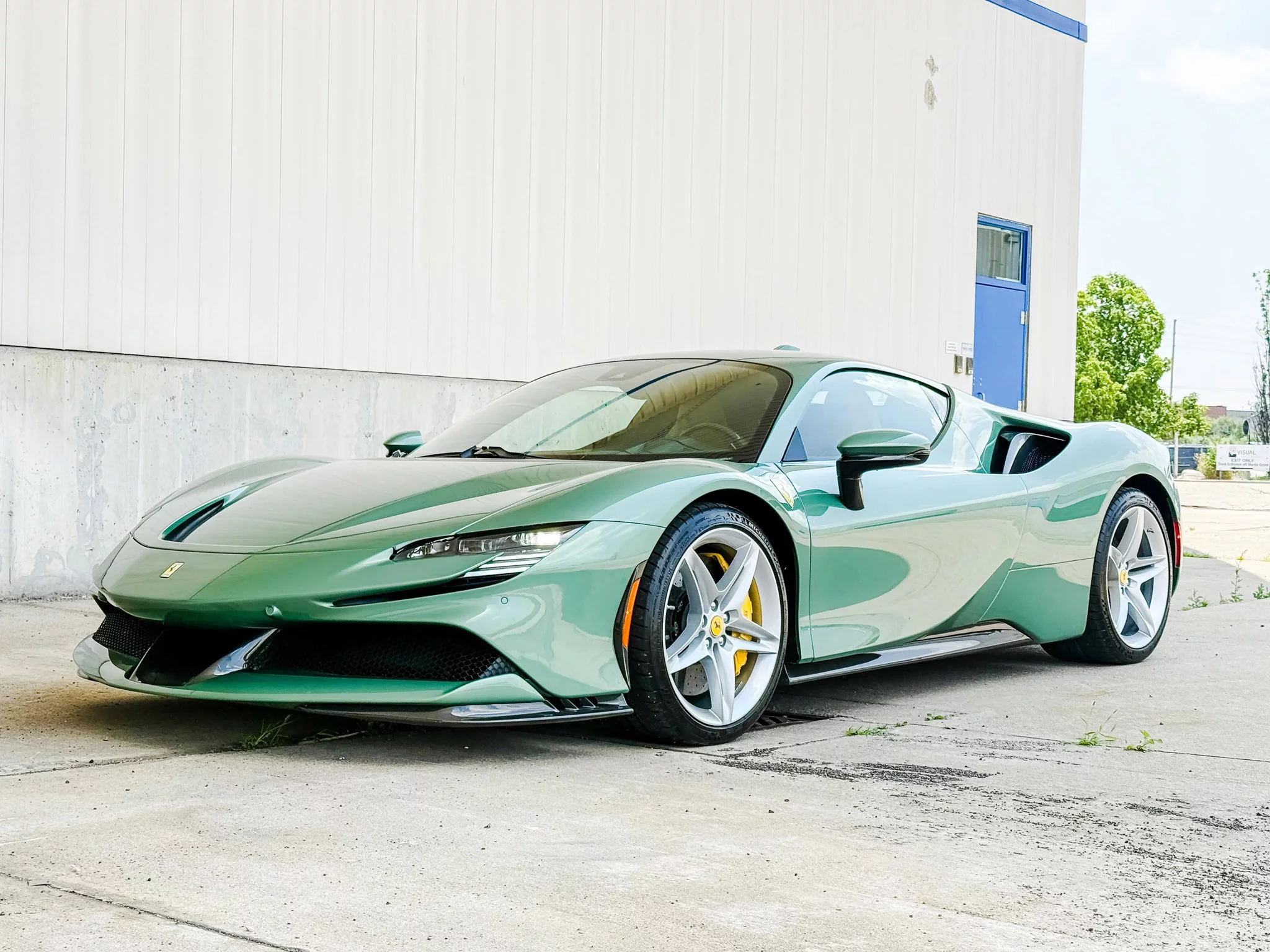 Verde Medio Ferrari SF90