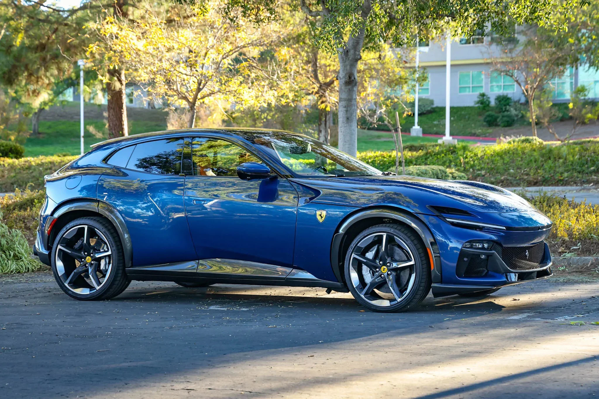 Blu NART Ferrari Purosangue
