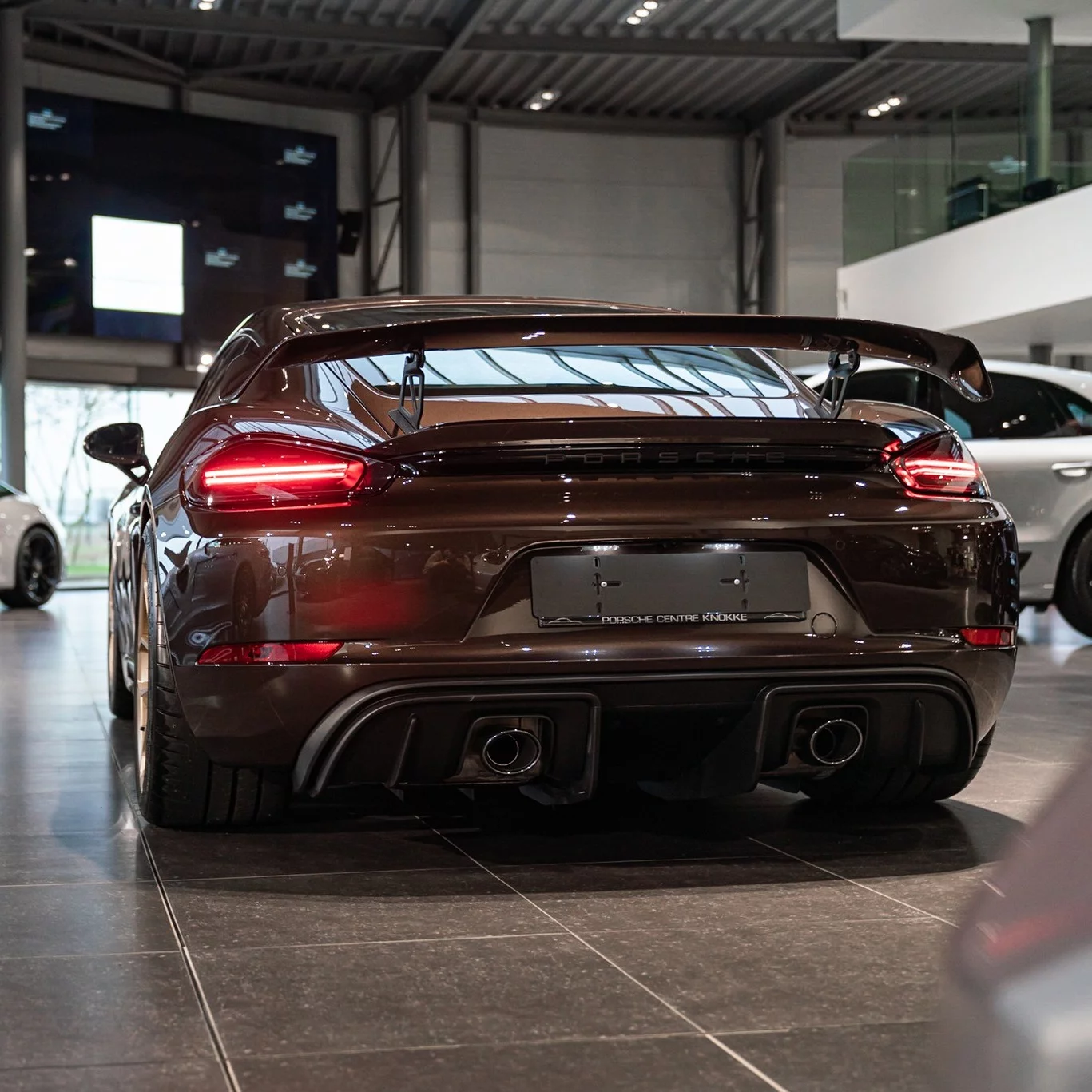Macadamia Metallic Porsche 718 Cayman GT4