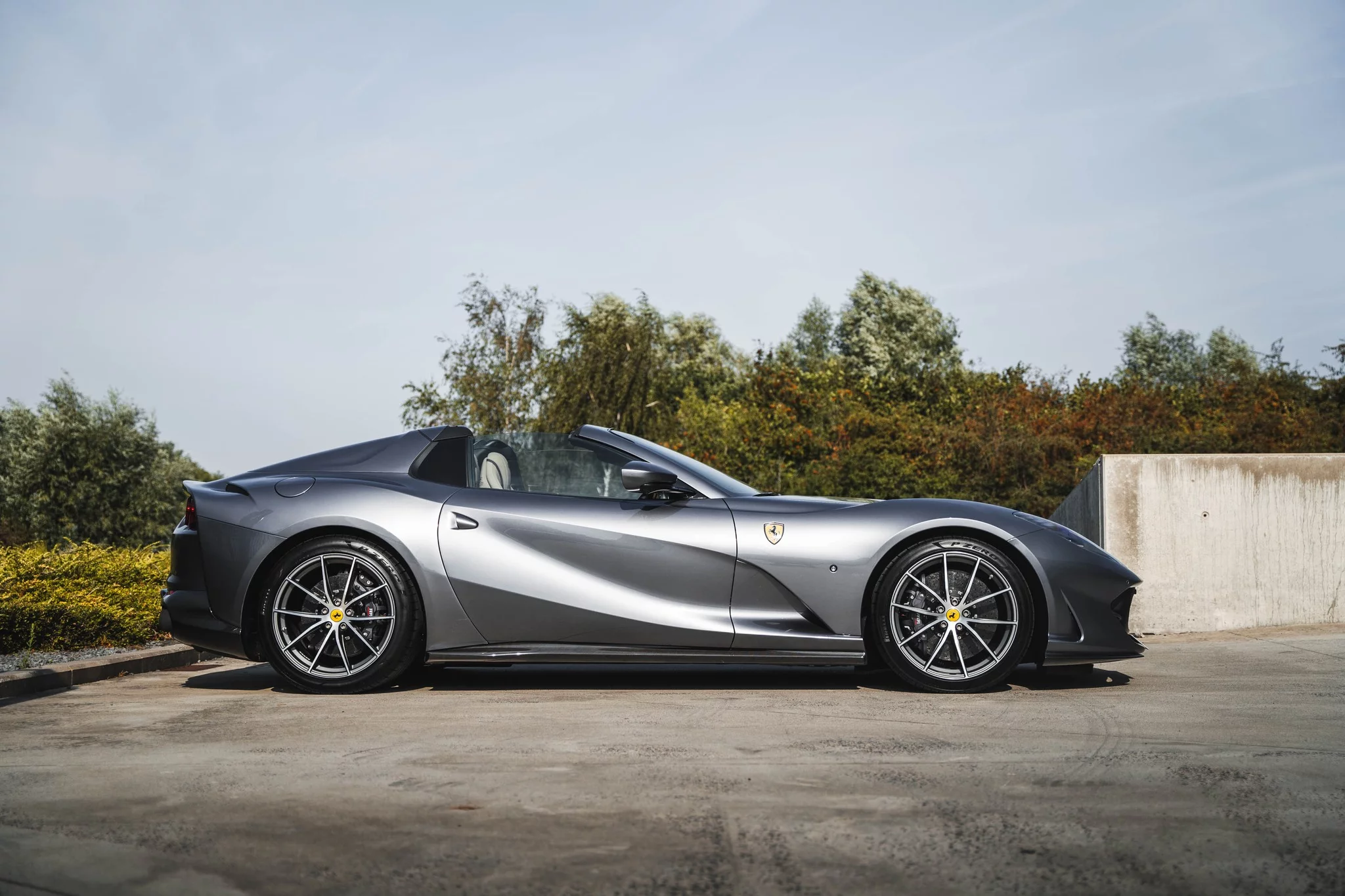 Grigio Ferro Ferrari 812