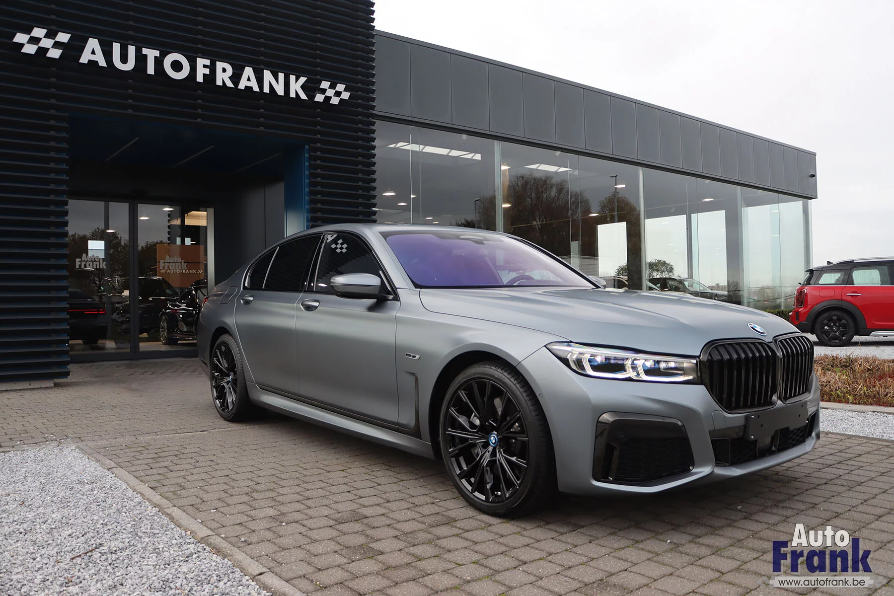 Frozen Bluestone BMW 7 Series