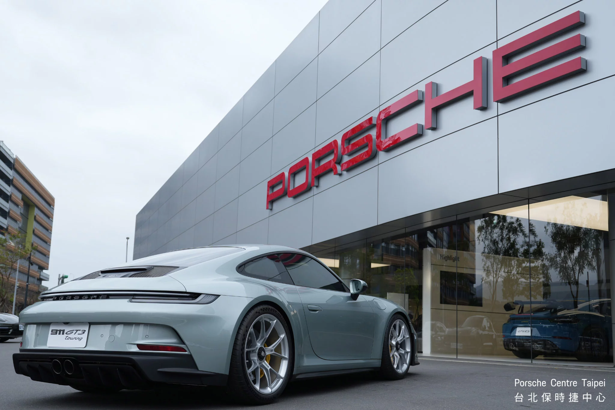 Fish Silver Grey Metallic Porsche 911 GT3
