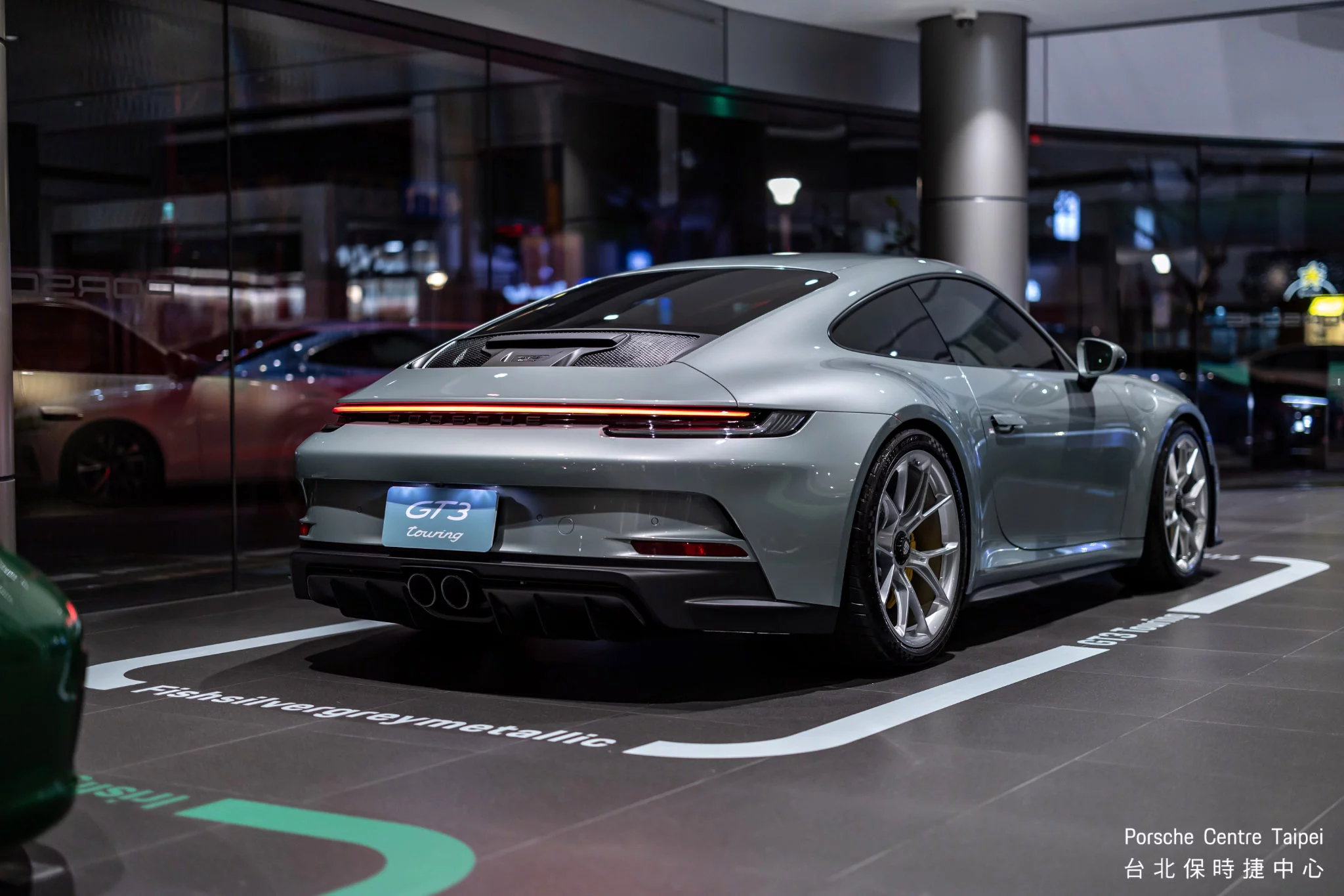 Fish Silver Grey Metallic Porsche 911 GT3
